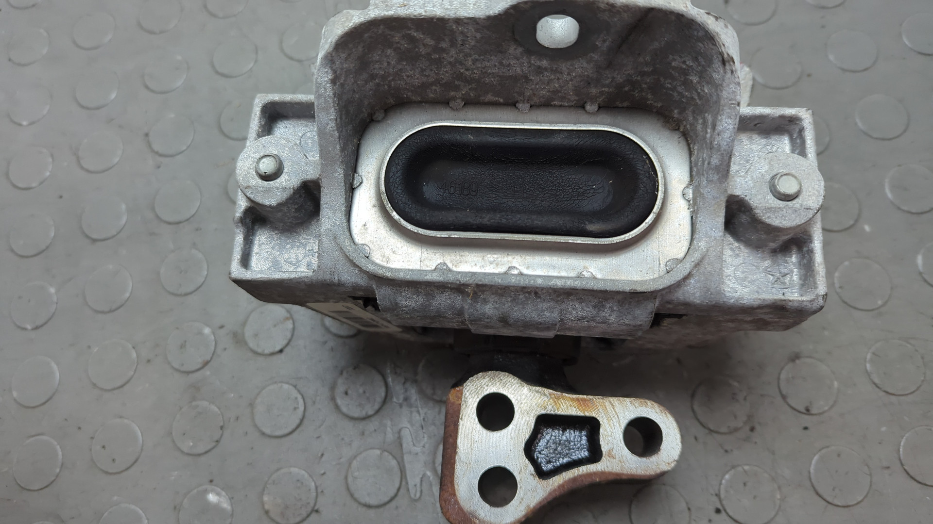 Опора двигателя