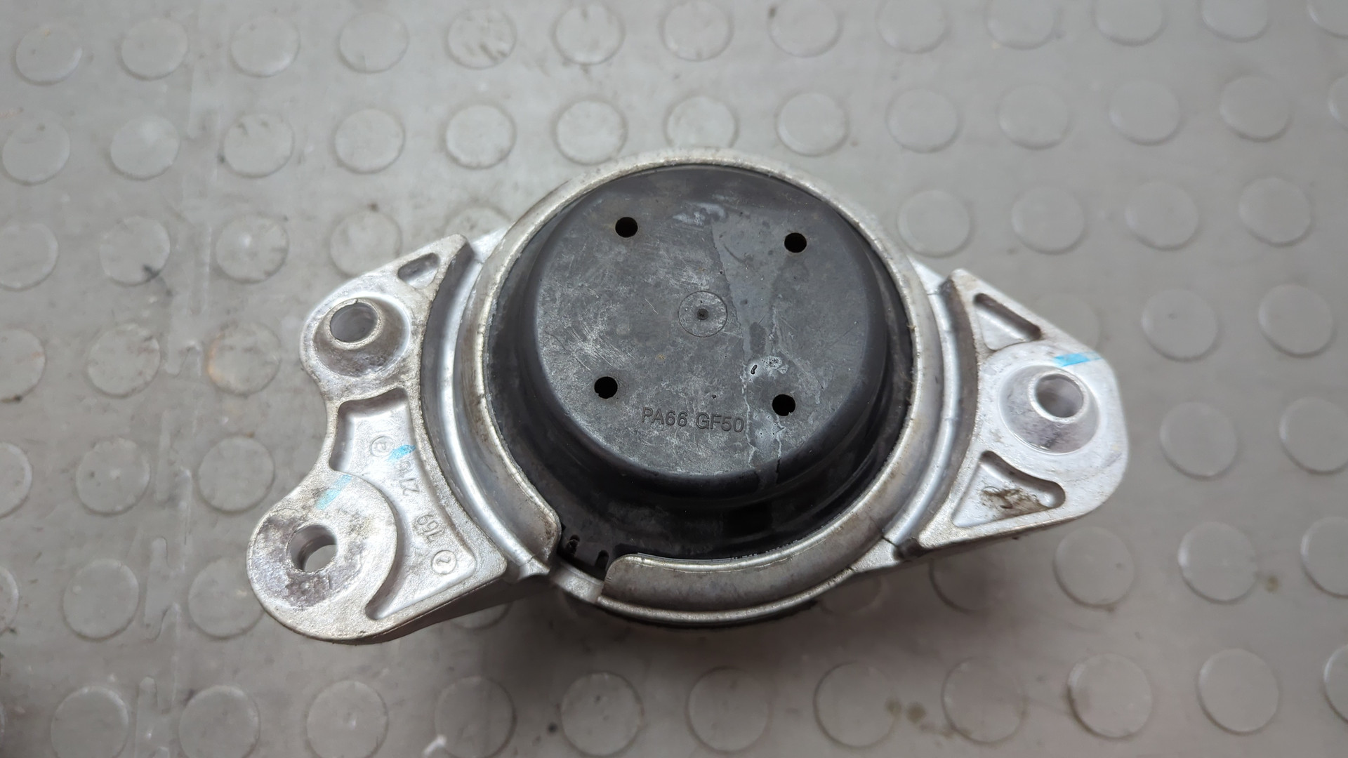 Опора двигателя