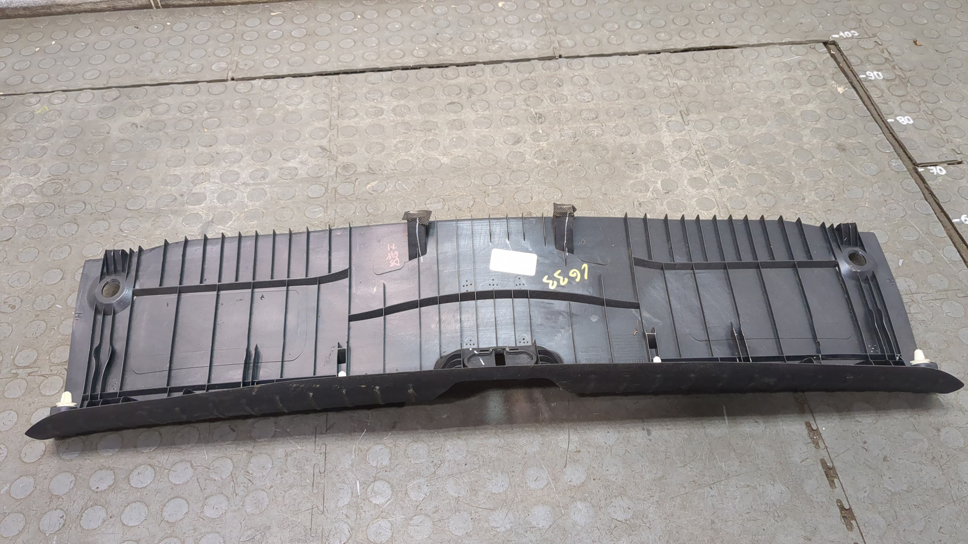 Обшивка багажника