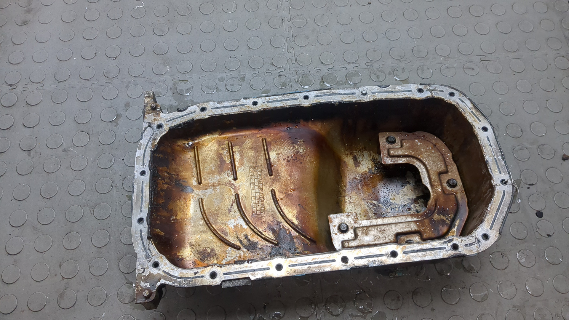 Поддон масляный двигателя (картер)