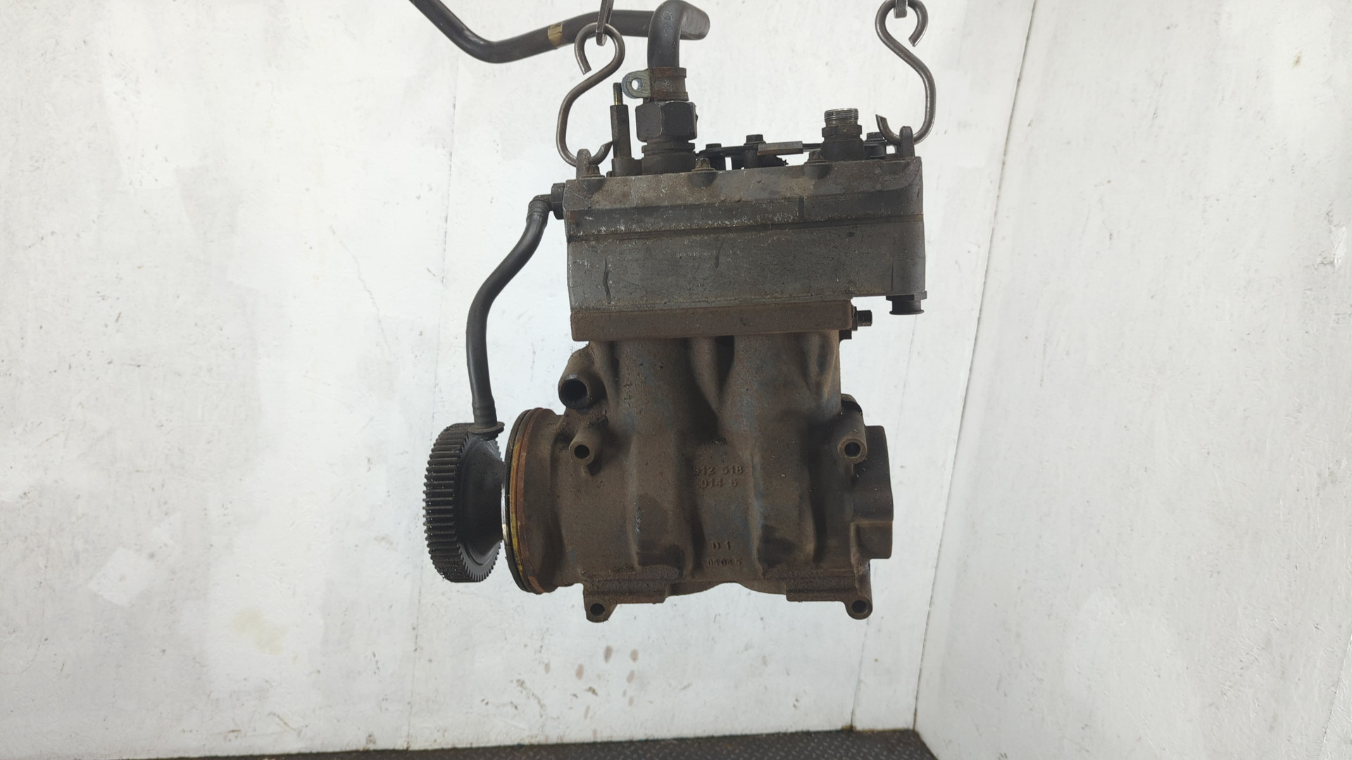 Насос регулировки подвески