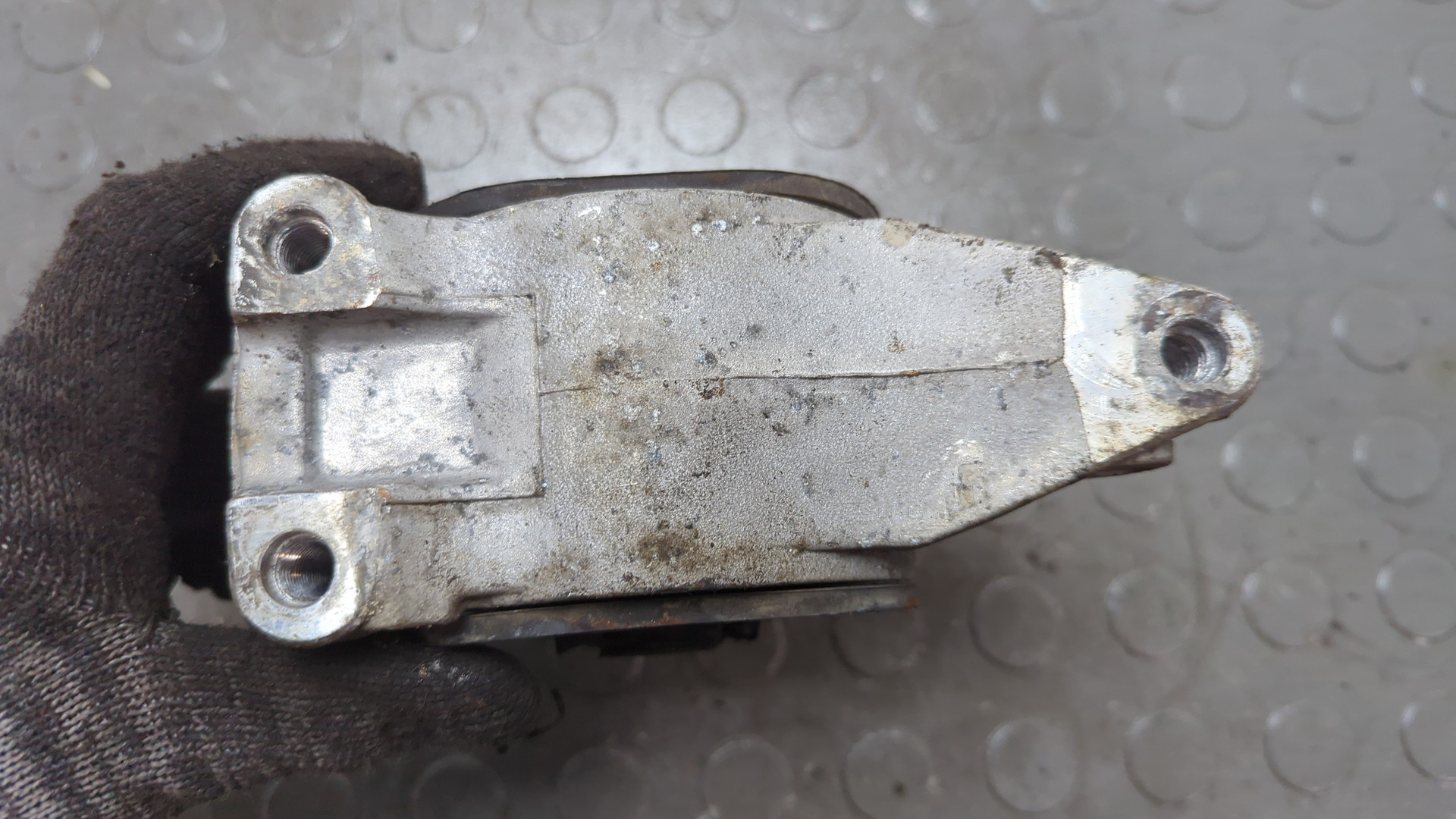 Опора двигателя