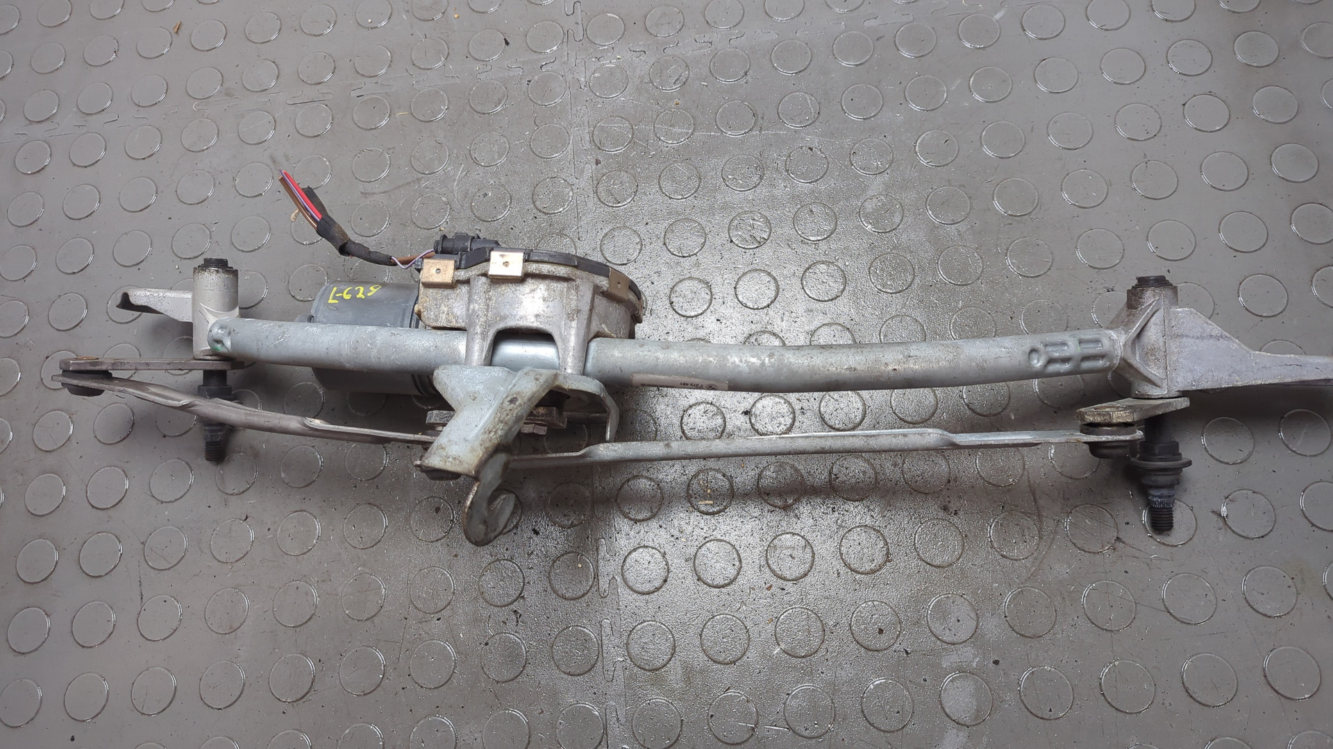 Трапеция стеклоочистителей