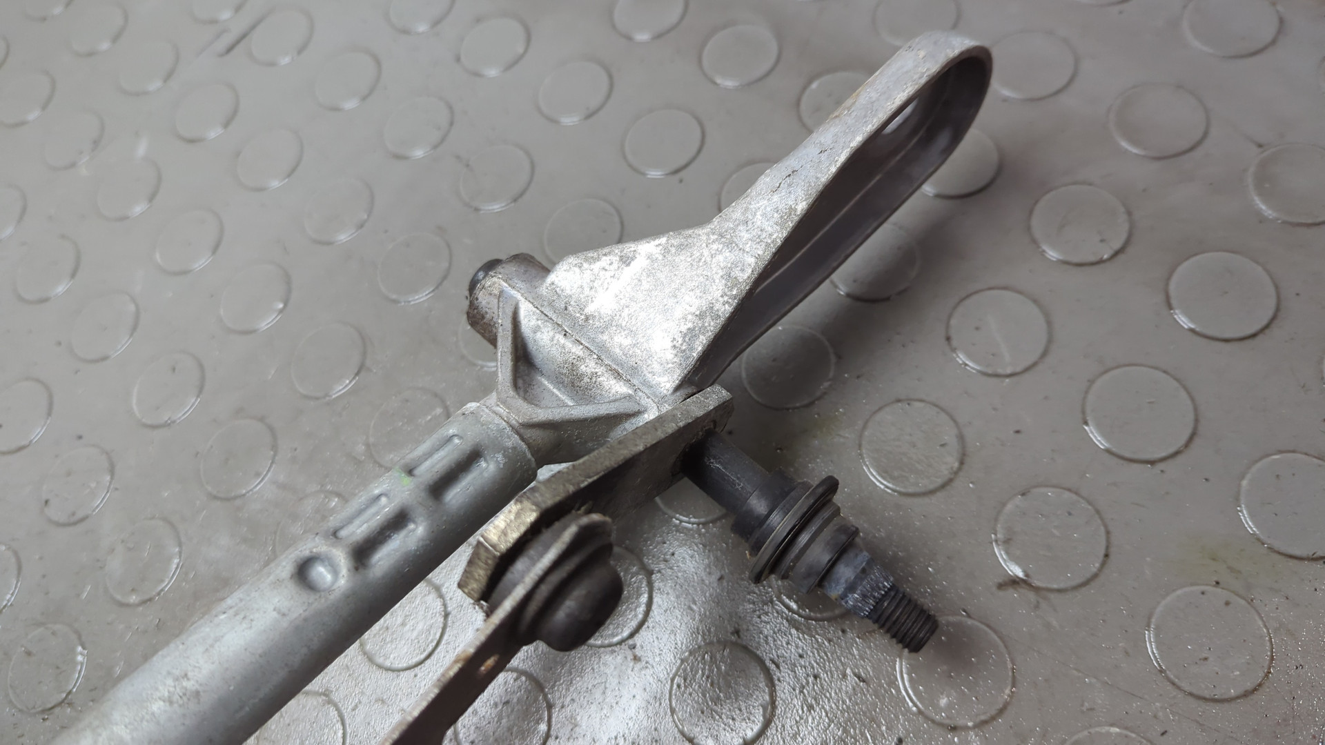 Трапеция стеклоочистителей