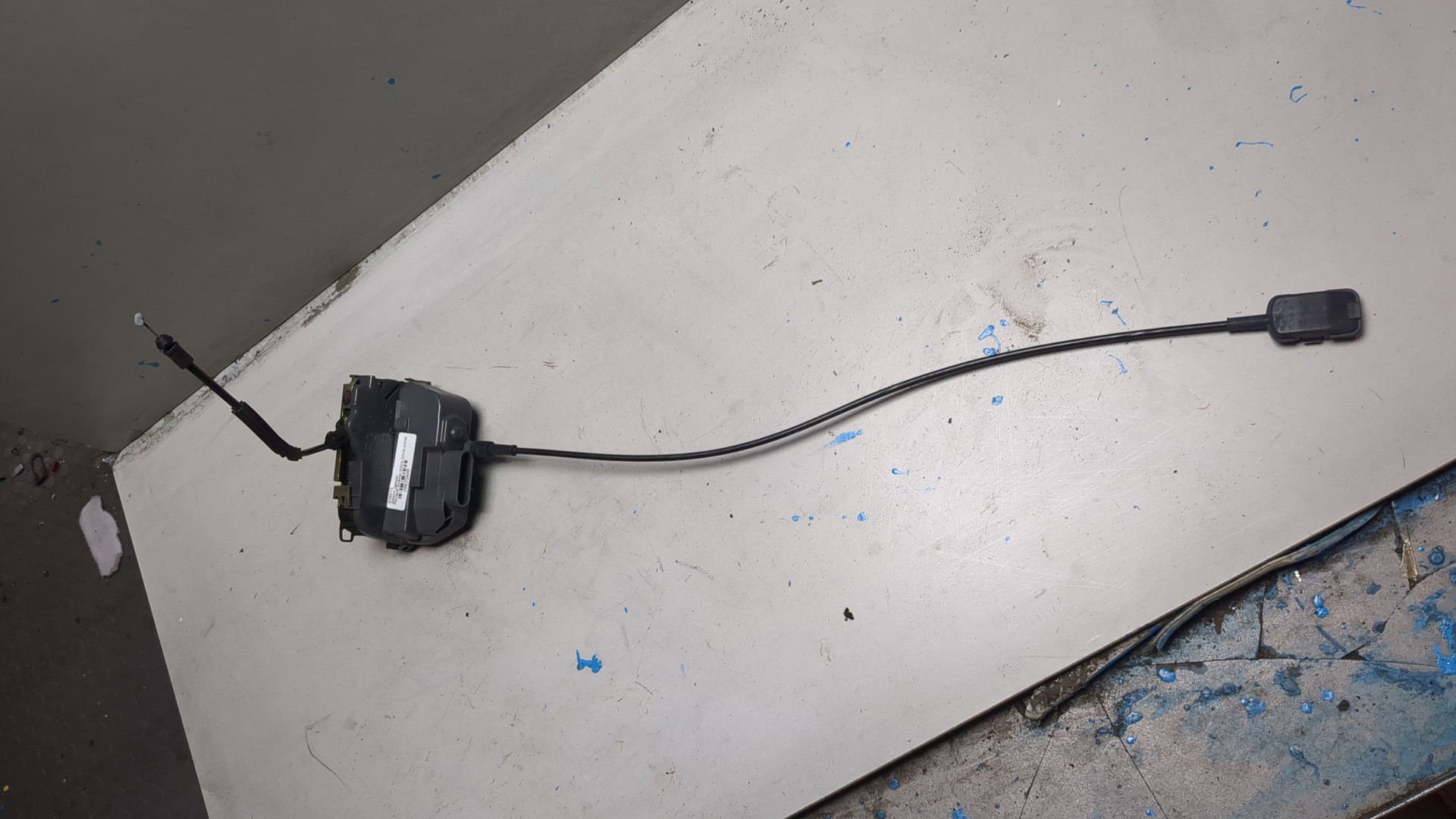 Замок двери задней левой