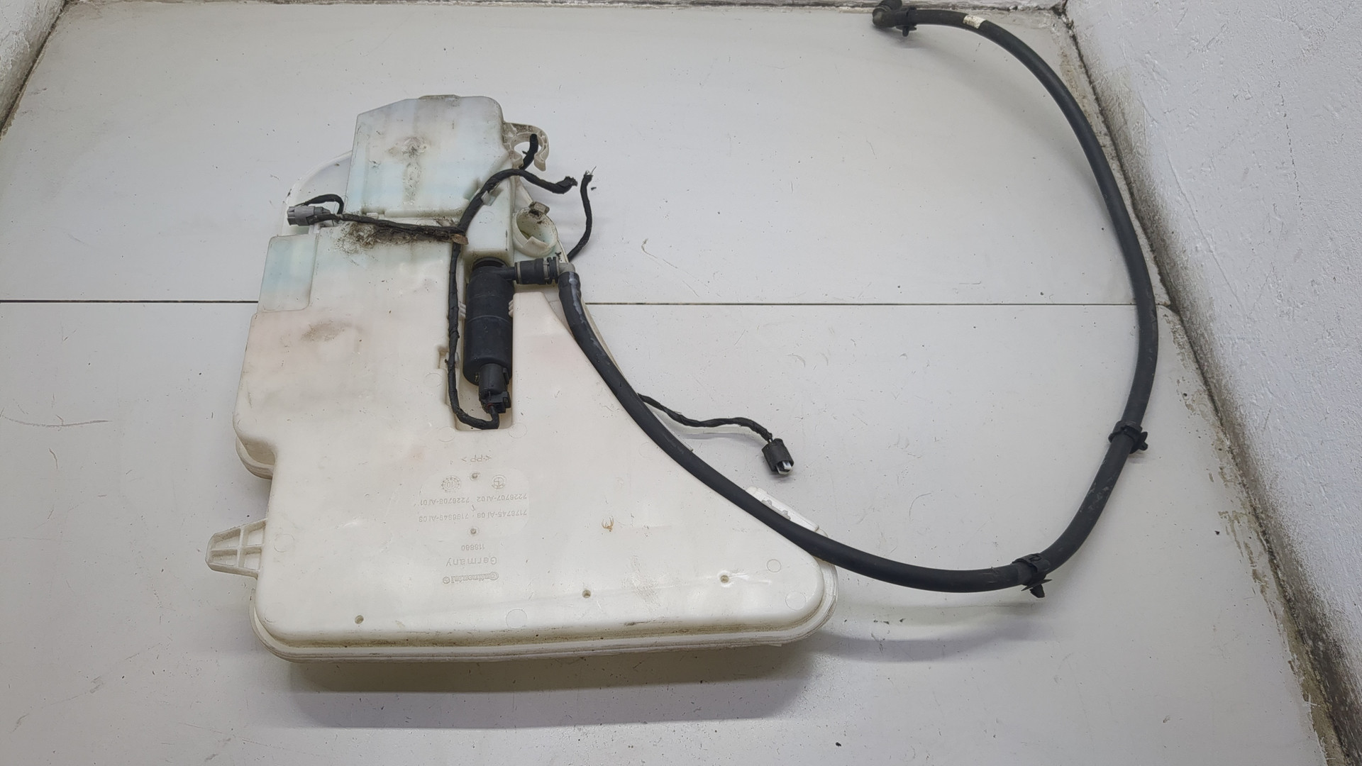 Бачок омывателя лобового стекла