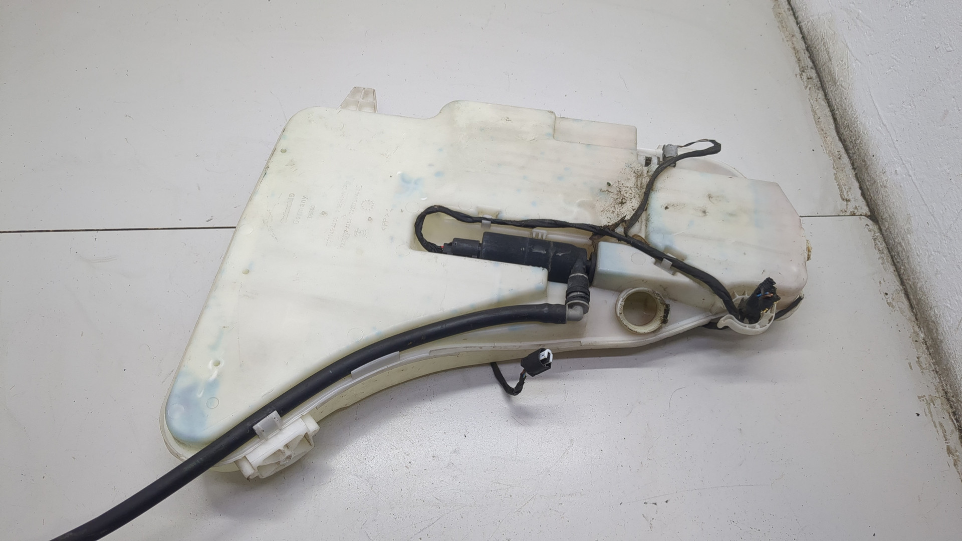 Бачок омывателя лобового стекла