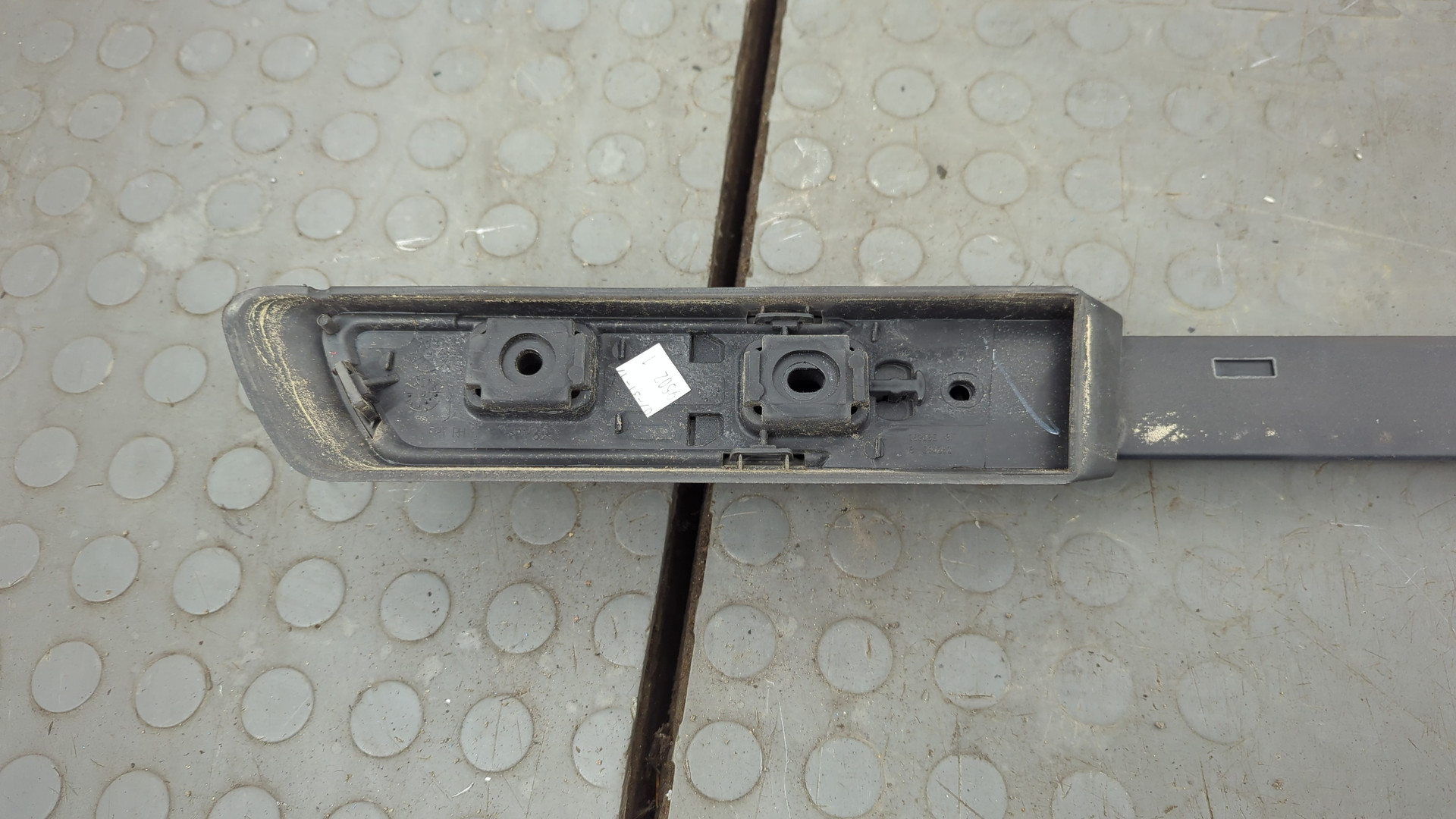 Рейлинг (релинг) правый (планка на крышу)