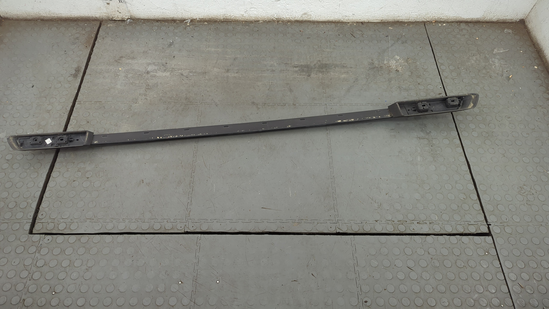 Рейлинг (релинг) правый (планка на крышу)