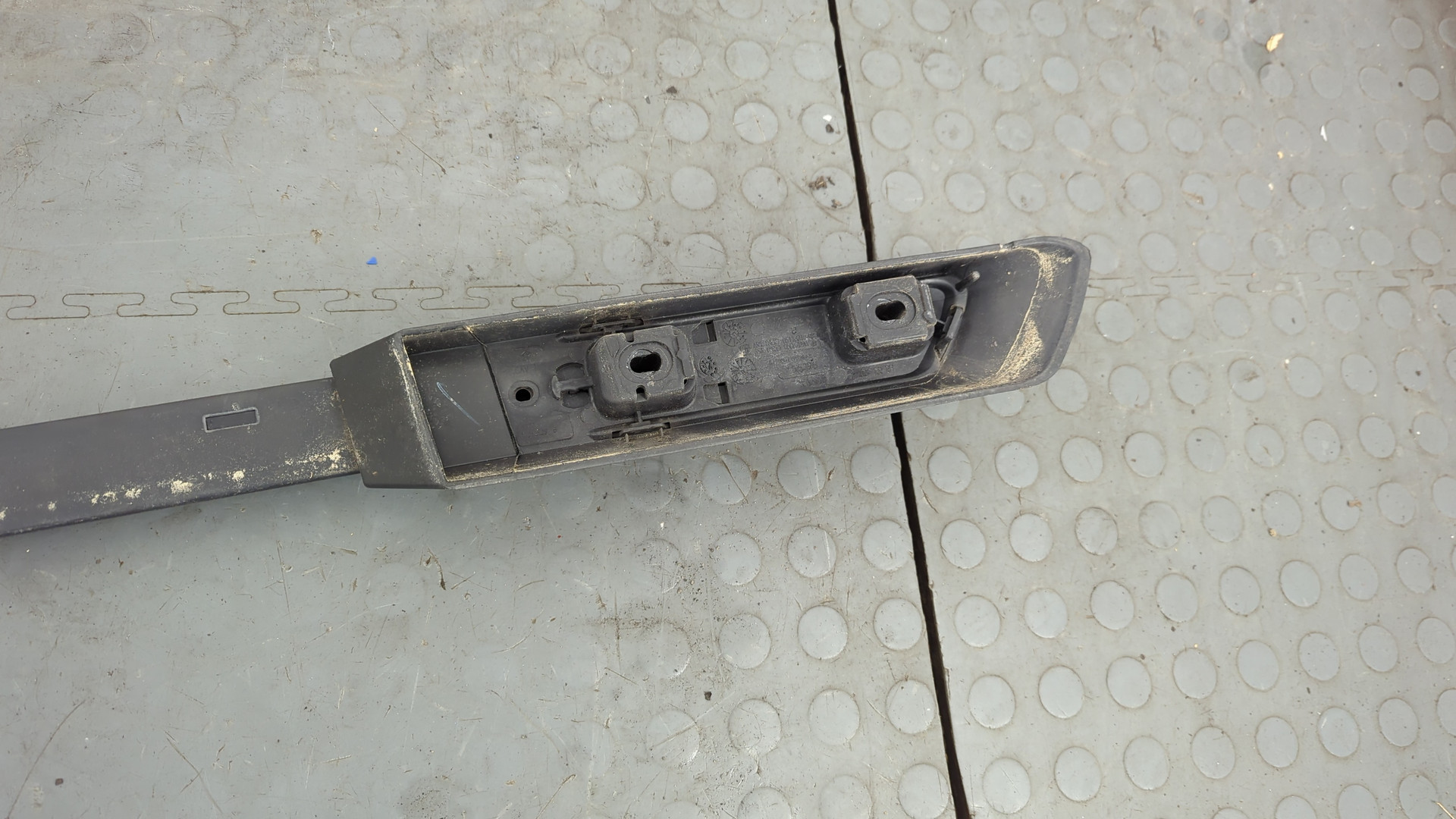 Рейлинг (релинг) правый (планка на крышу)