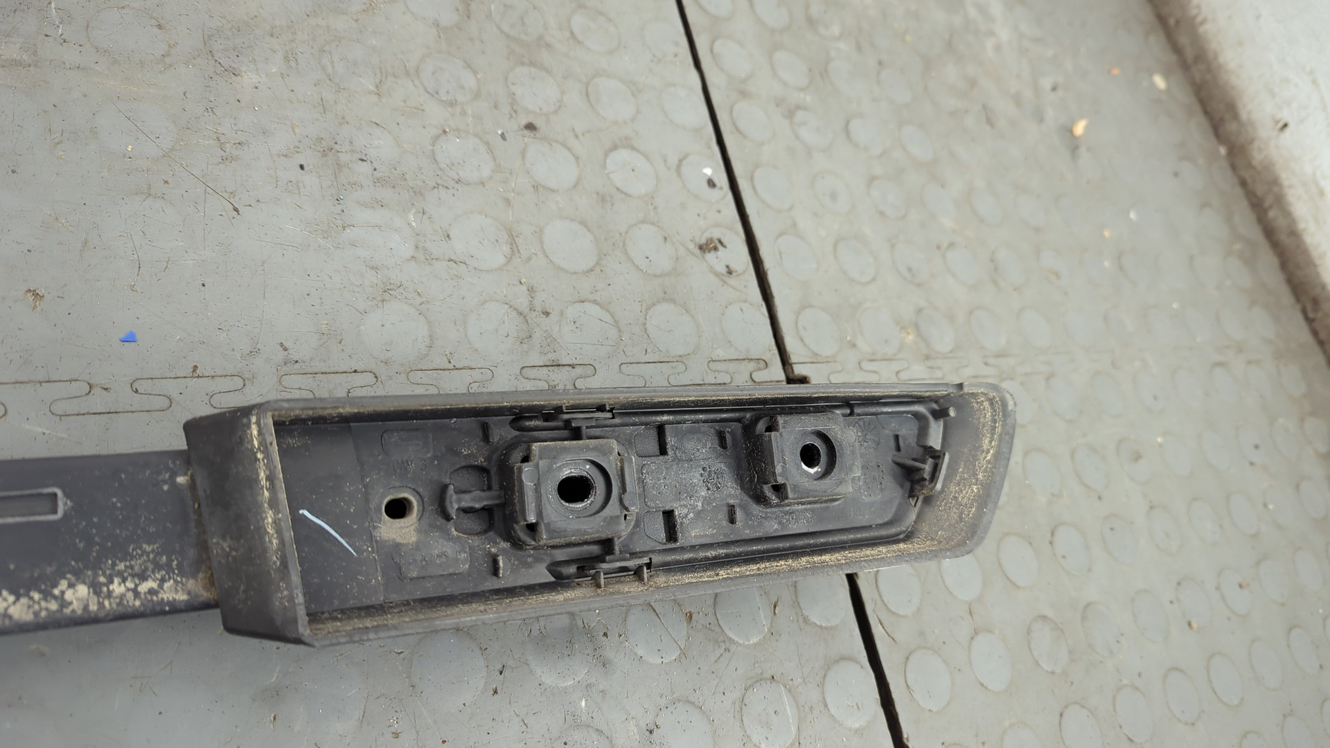 Рейлинг (релинг) левый (планка на крышу)