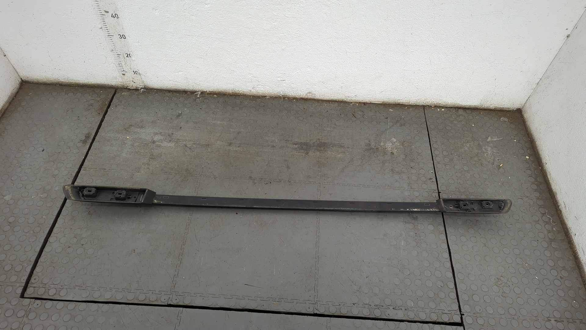 Рейлинг (релинг) левый (планка на крышу)