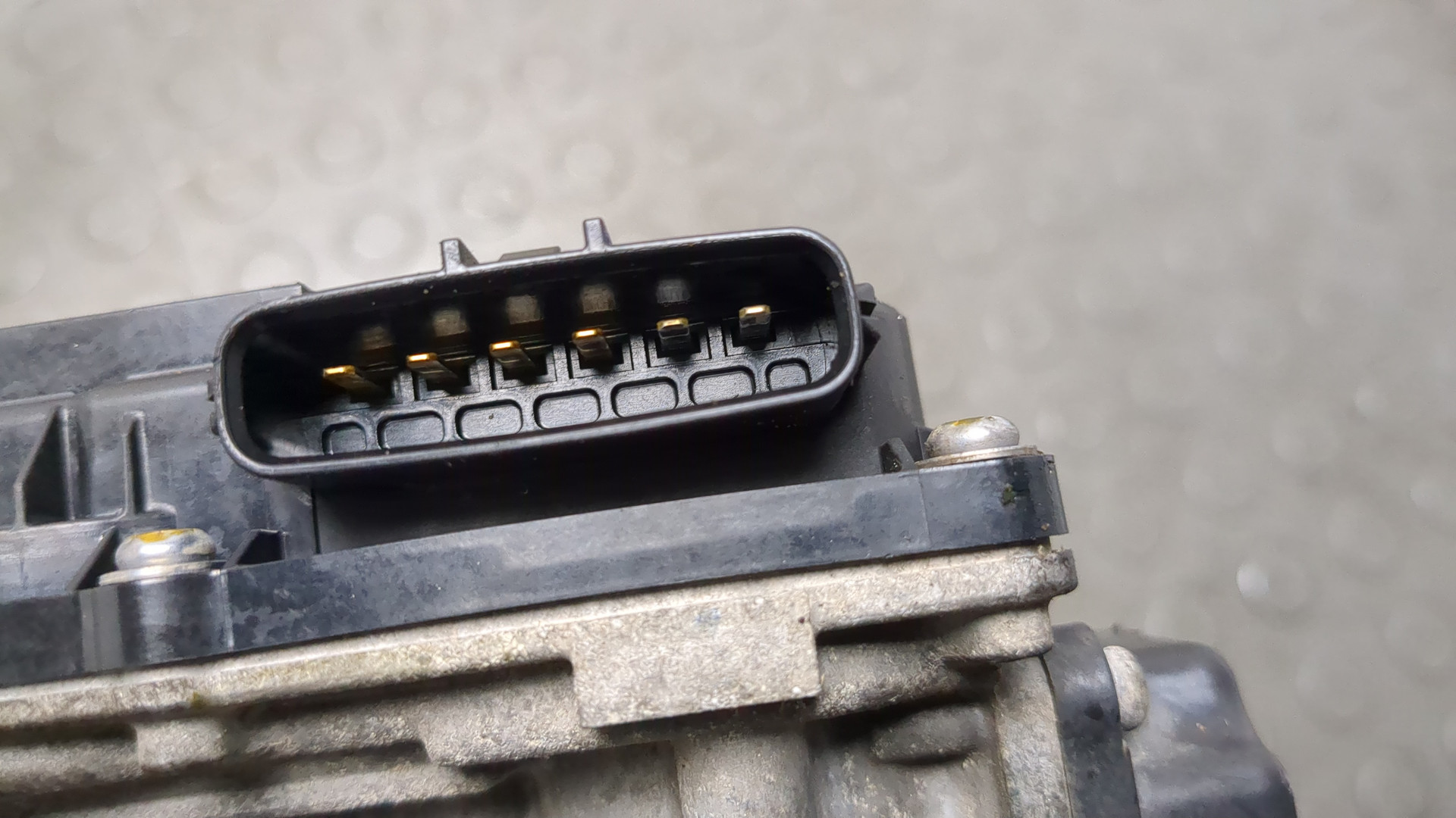 Заслонка дроссельная электрическая