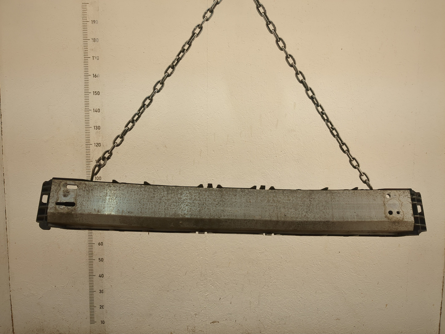 Усилитель заднего бампера