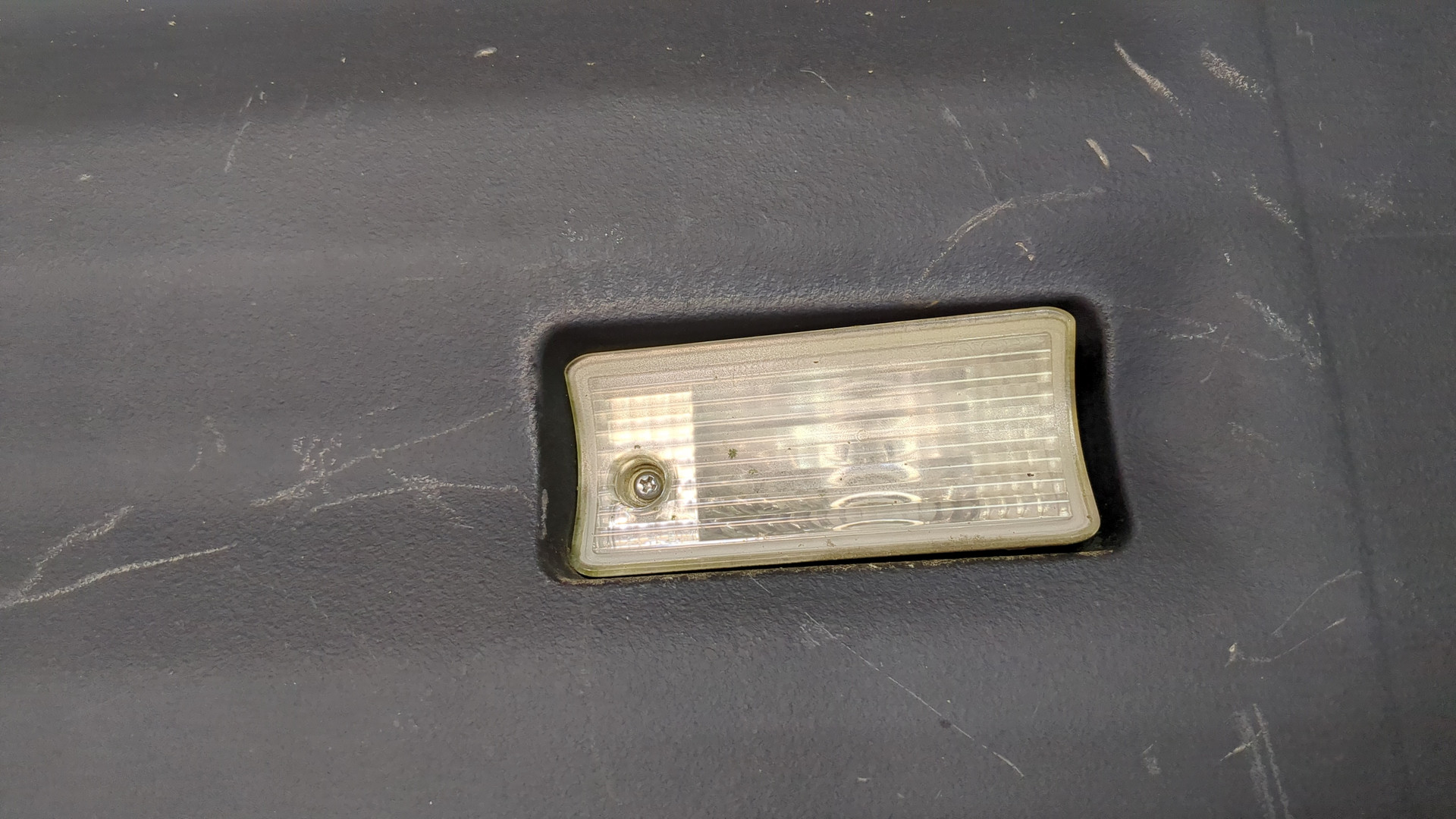 Обшивка багажника