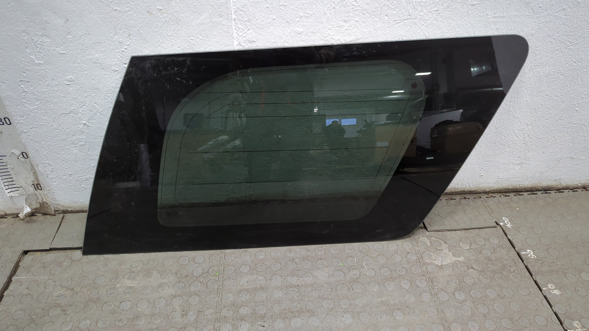 Стекло боковое