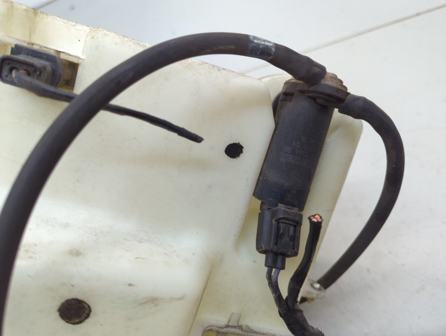 Бачок омывателя лобового стекла