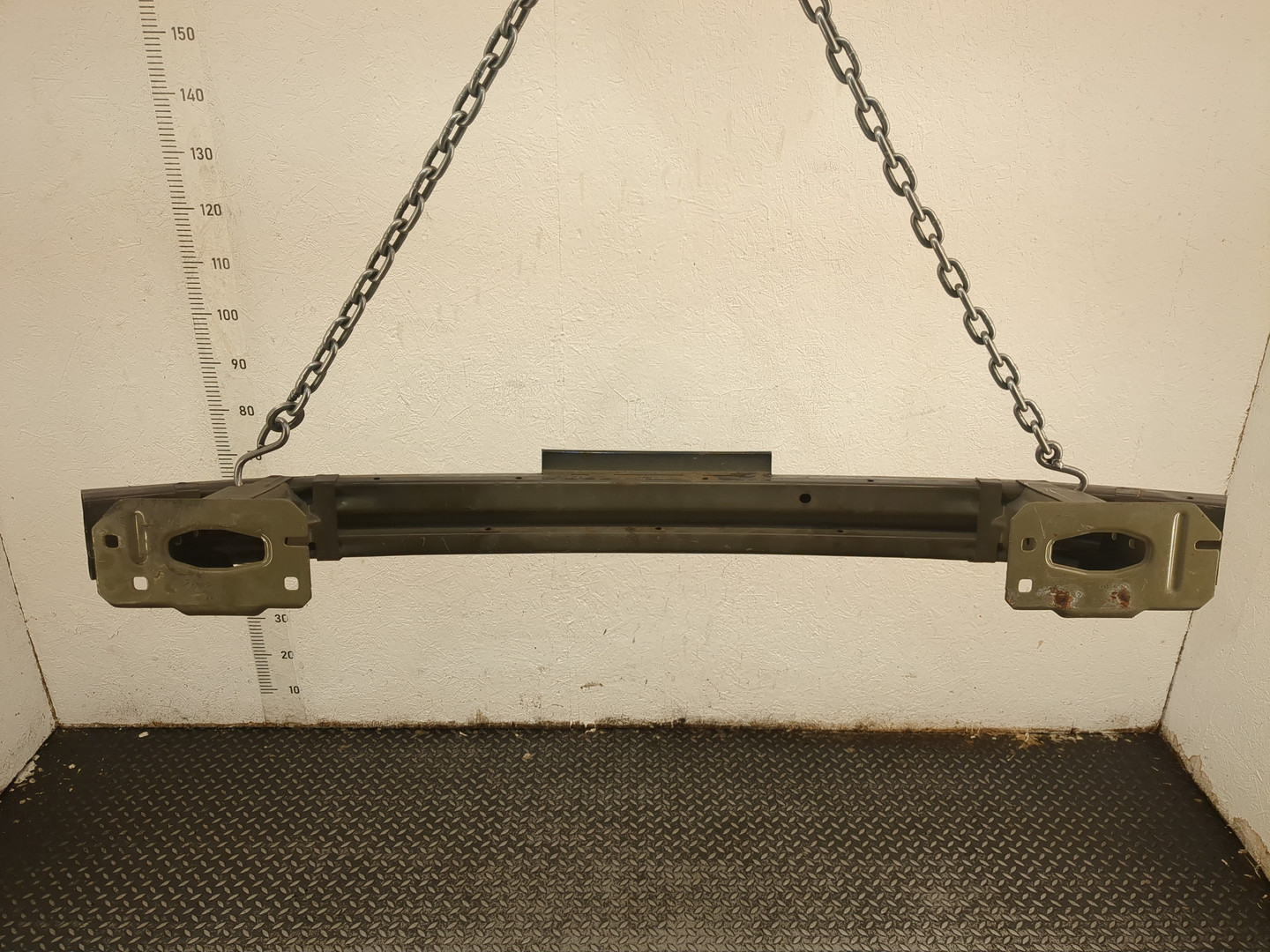 Усилитель заднего бампера