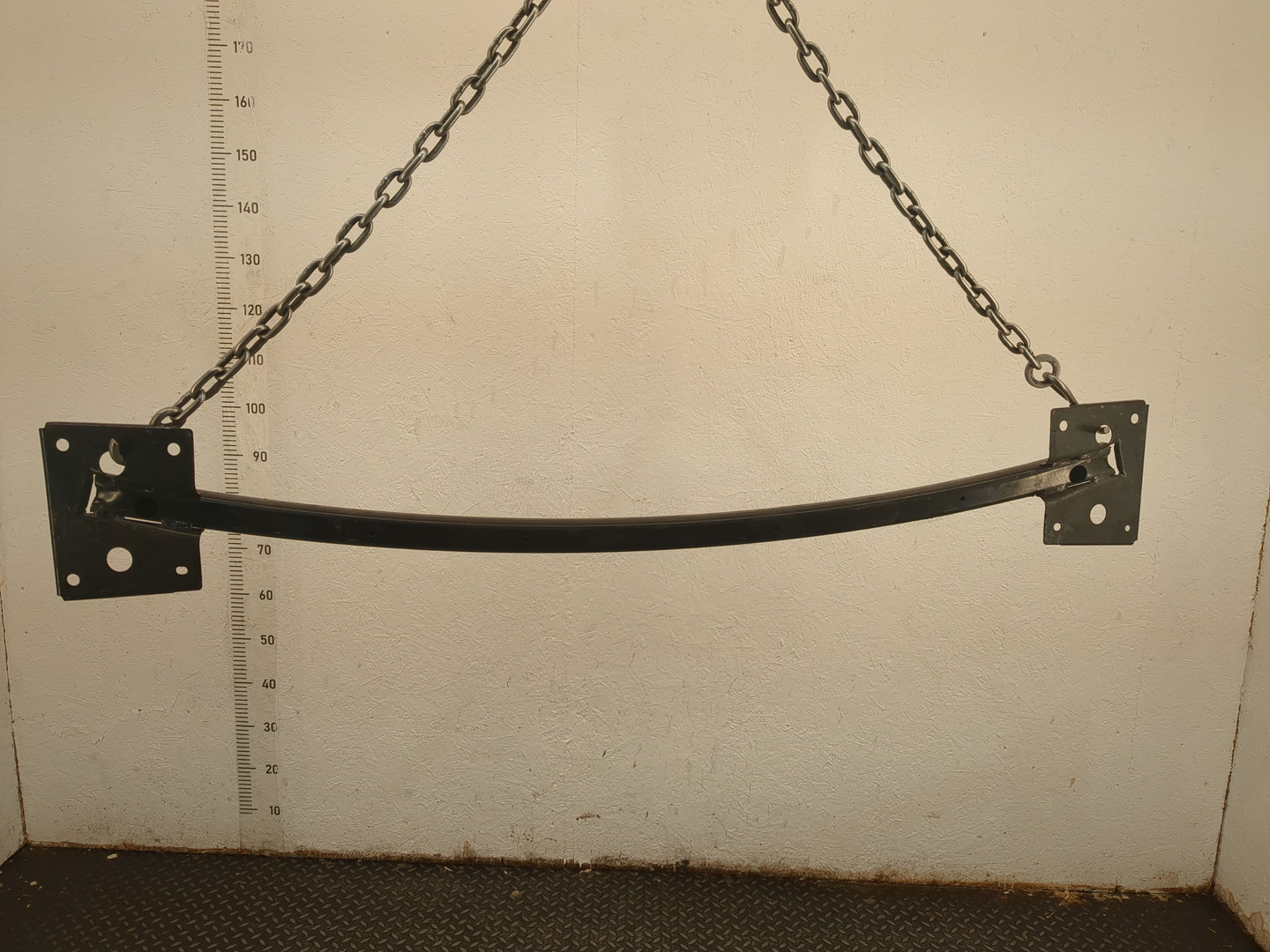 Усилитель переднего бампера