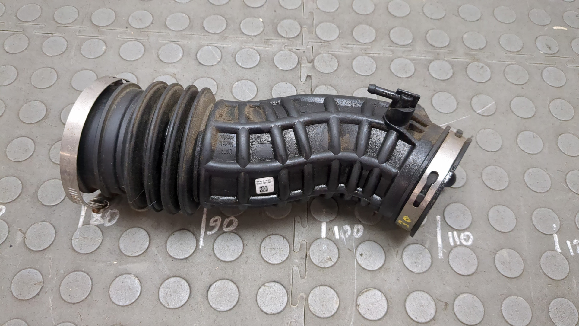 Патрубок воздушного фильтра