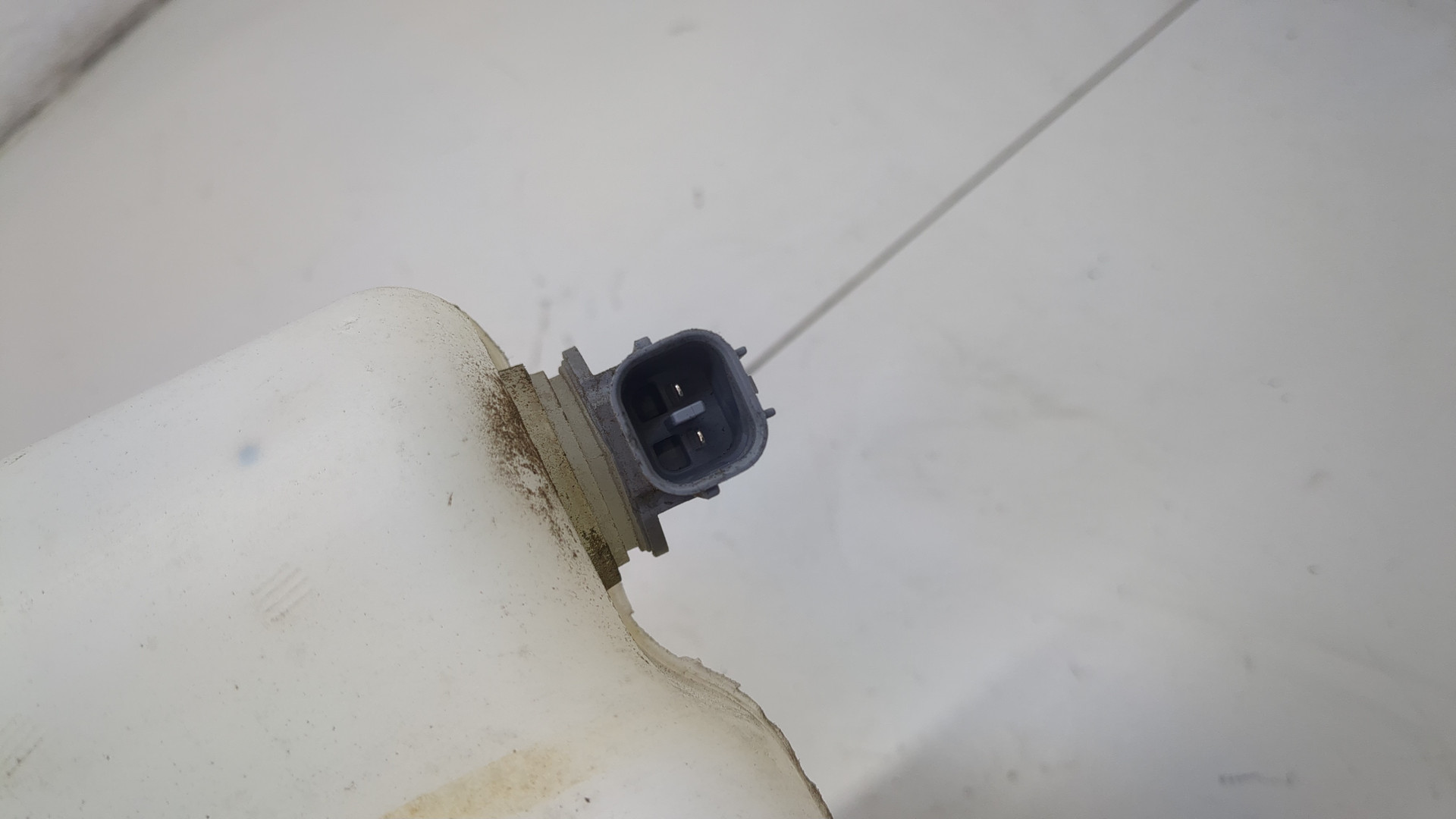 Бачок омывателя лобового стекла