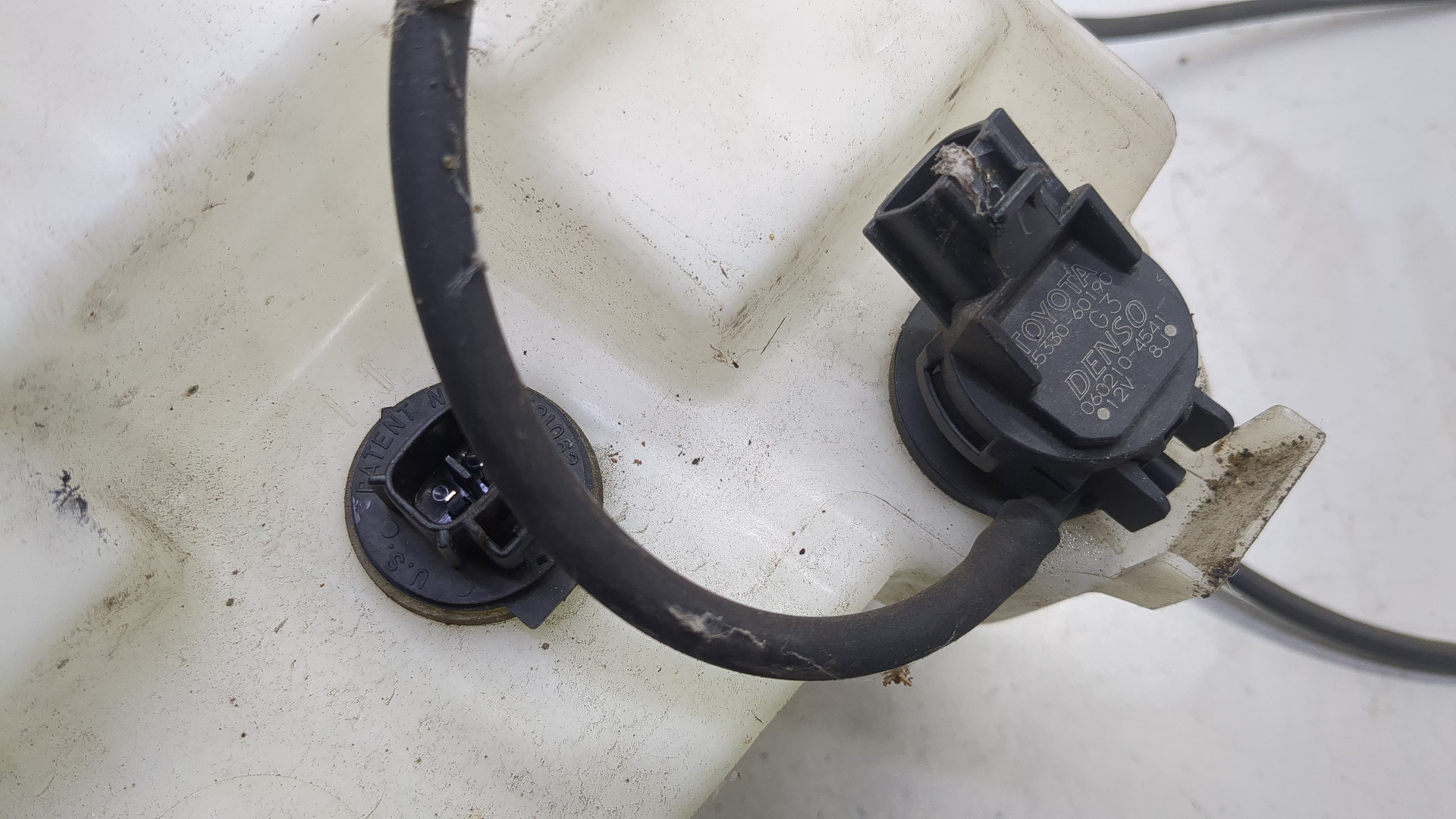 Бачок омывателя лобового стекла