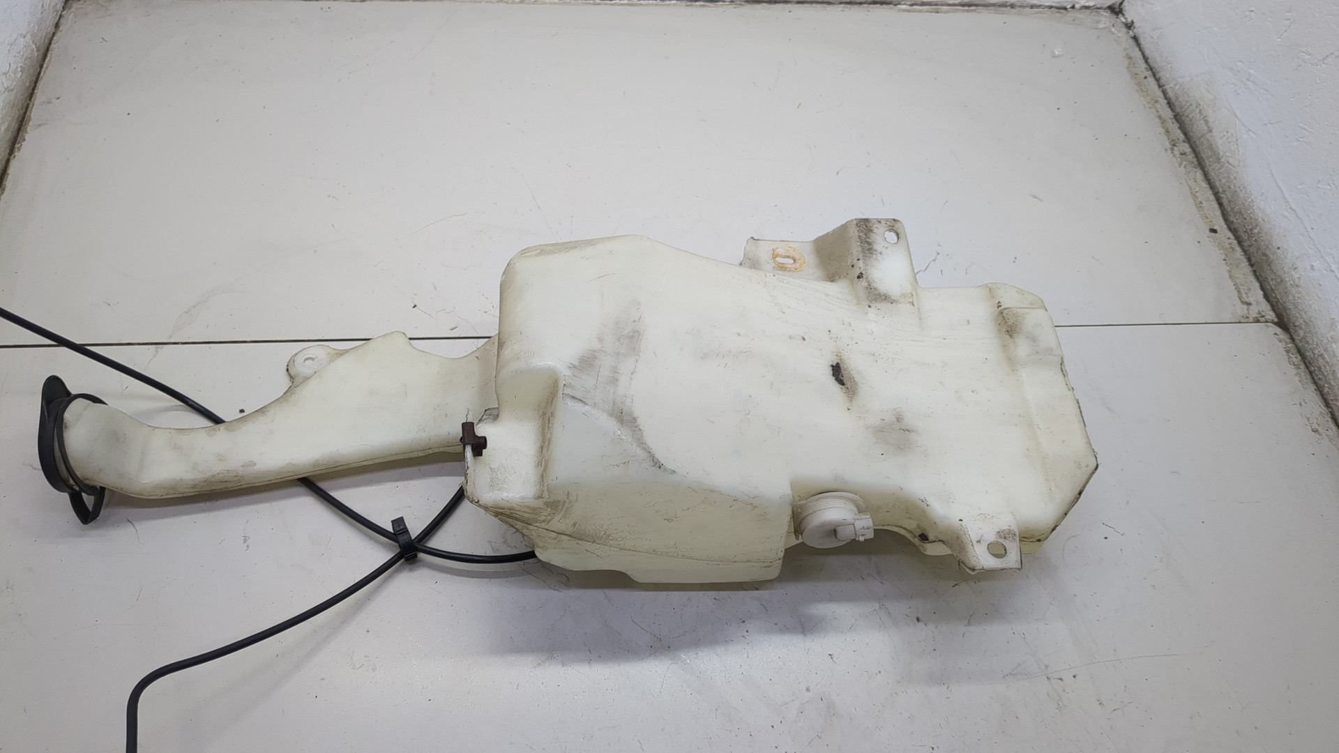 Бачок омывателя лобового стекла