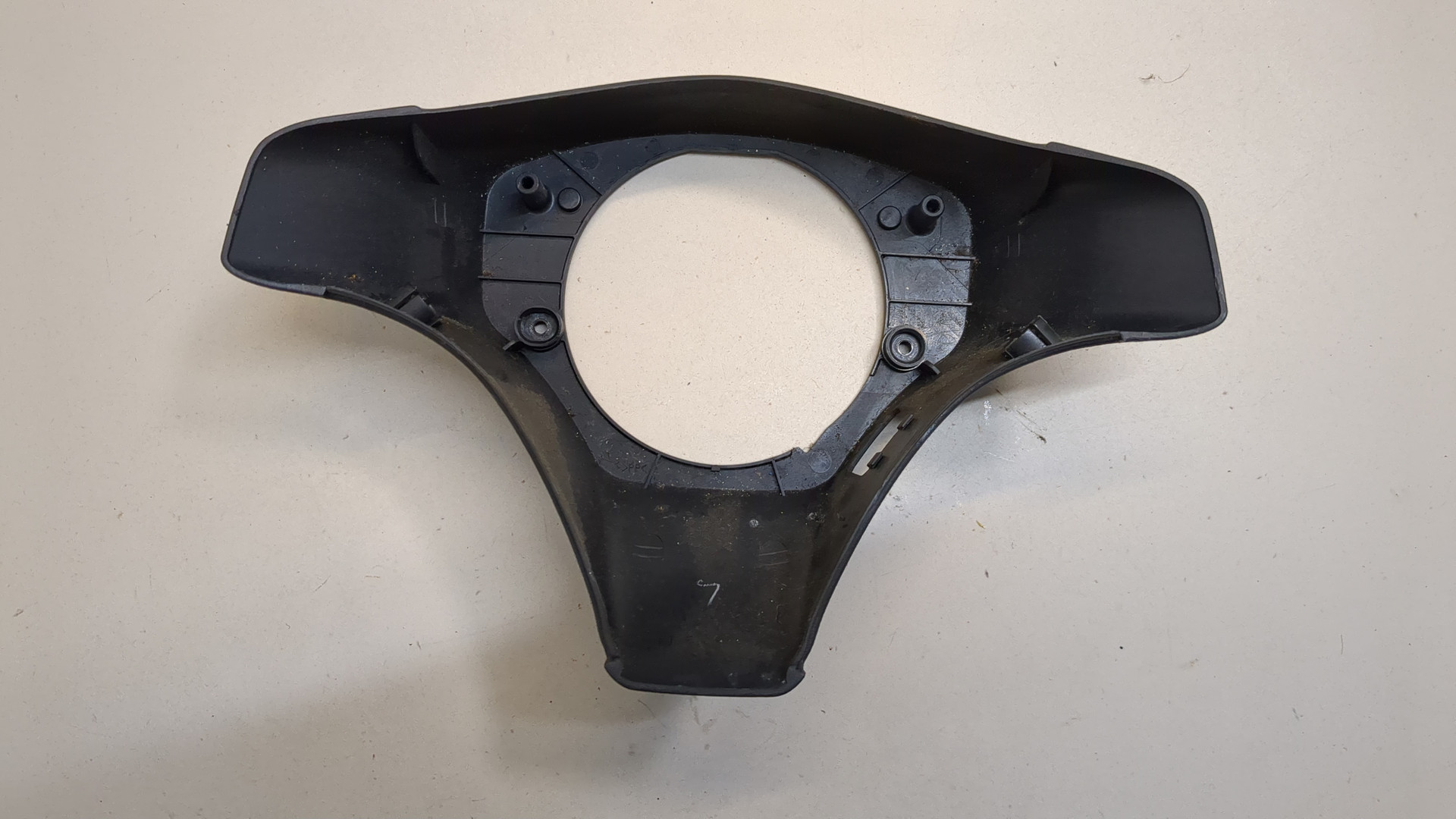 Кожух рулевой колонки