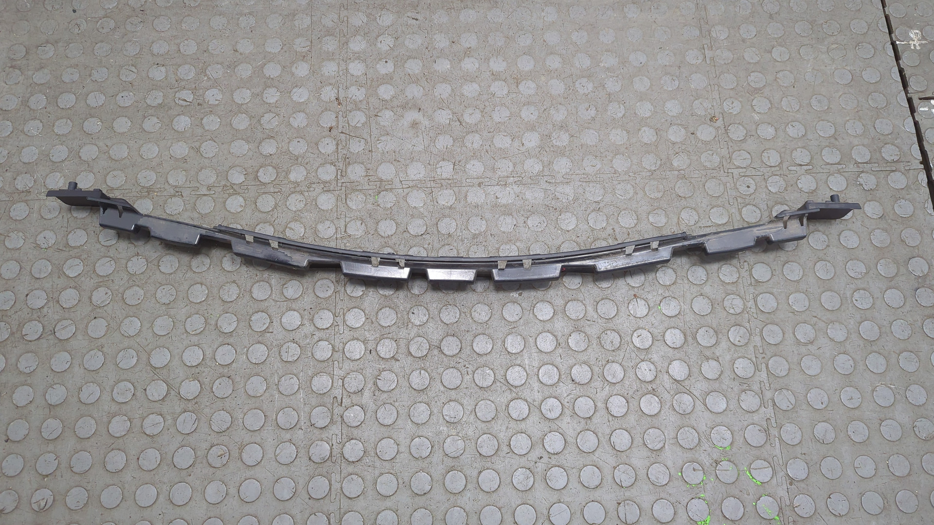 Кронштейн заднего бампера