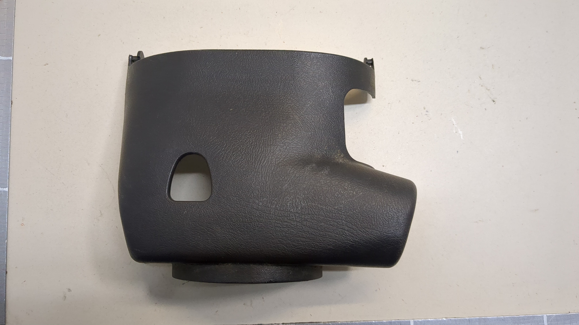 Кожух рулевой колонки