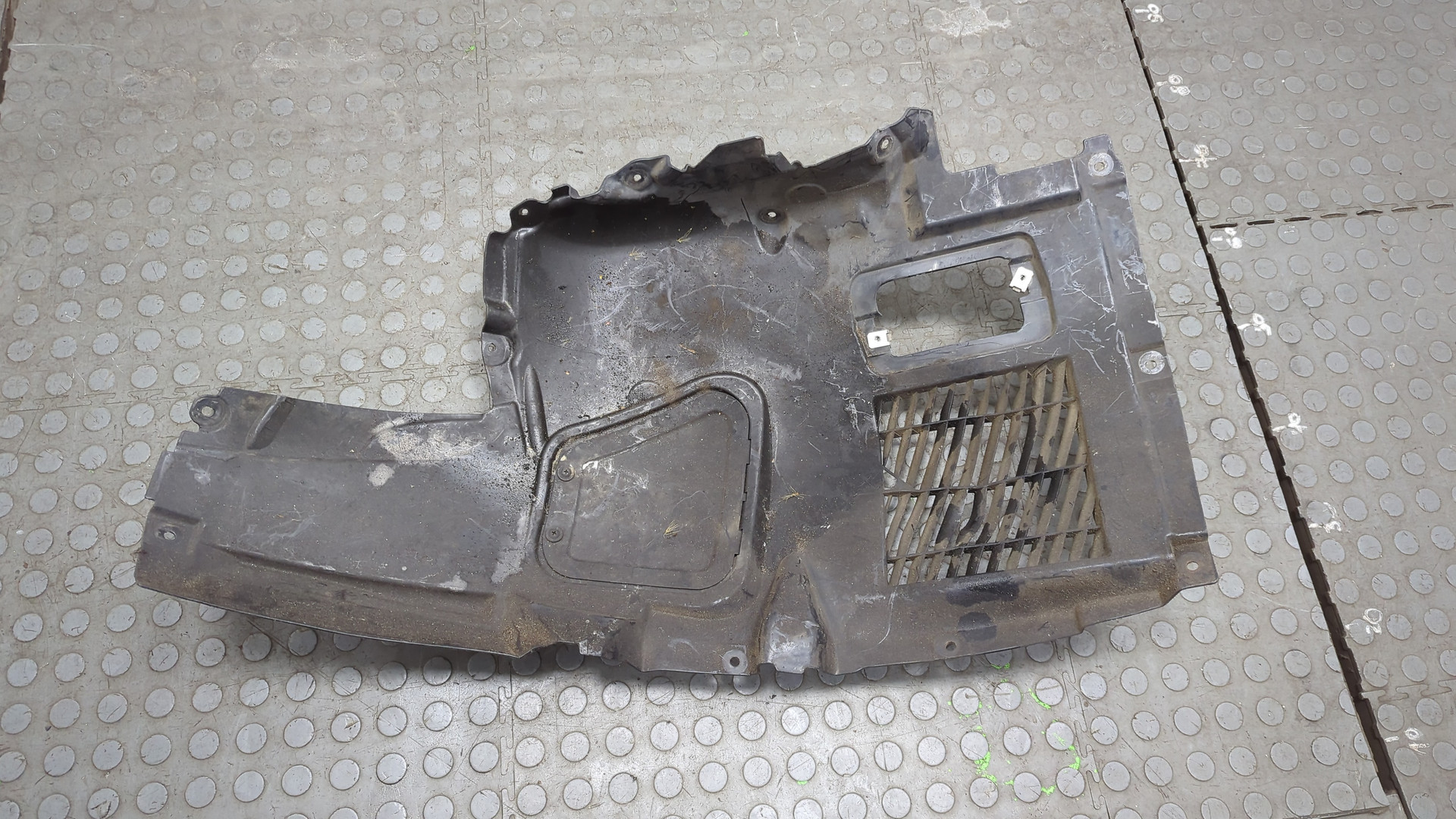 Локер передний левый