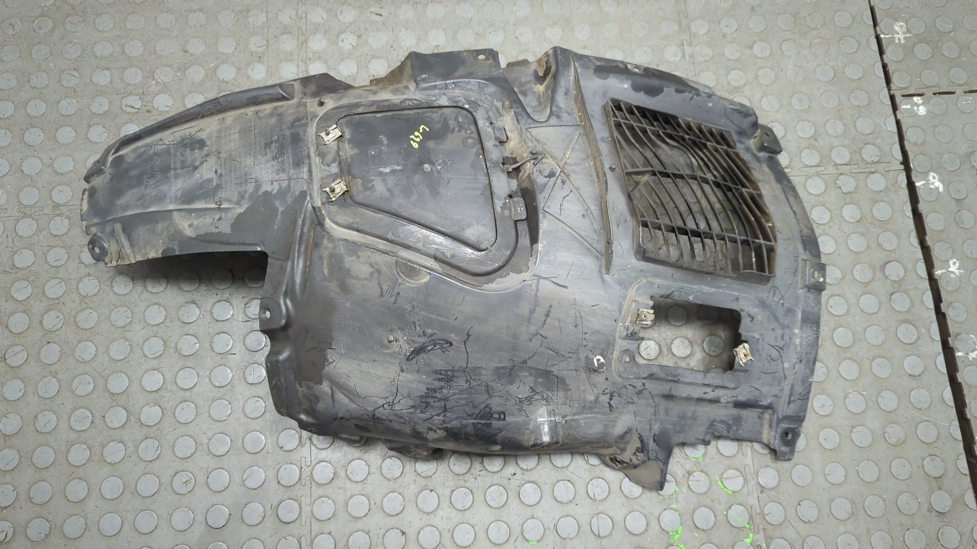 Локер передний левый