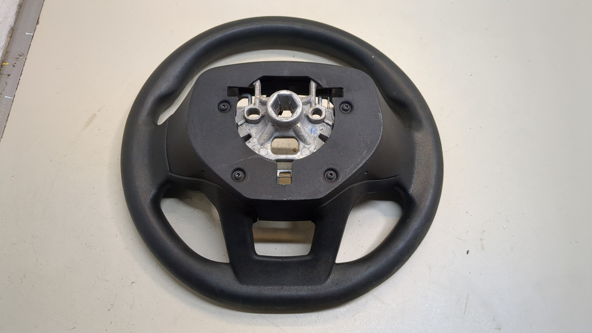 Рулевое колесо (руль)