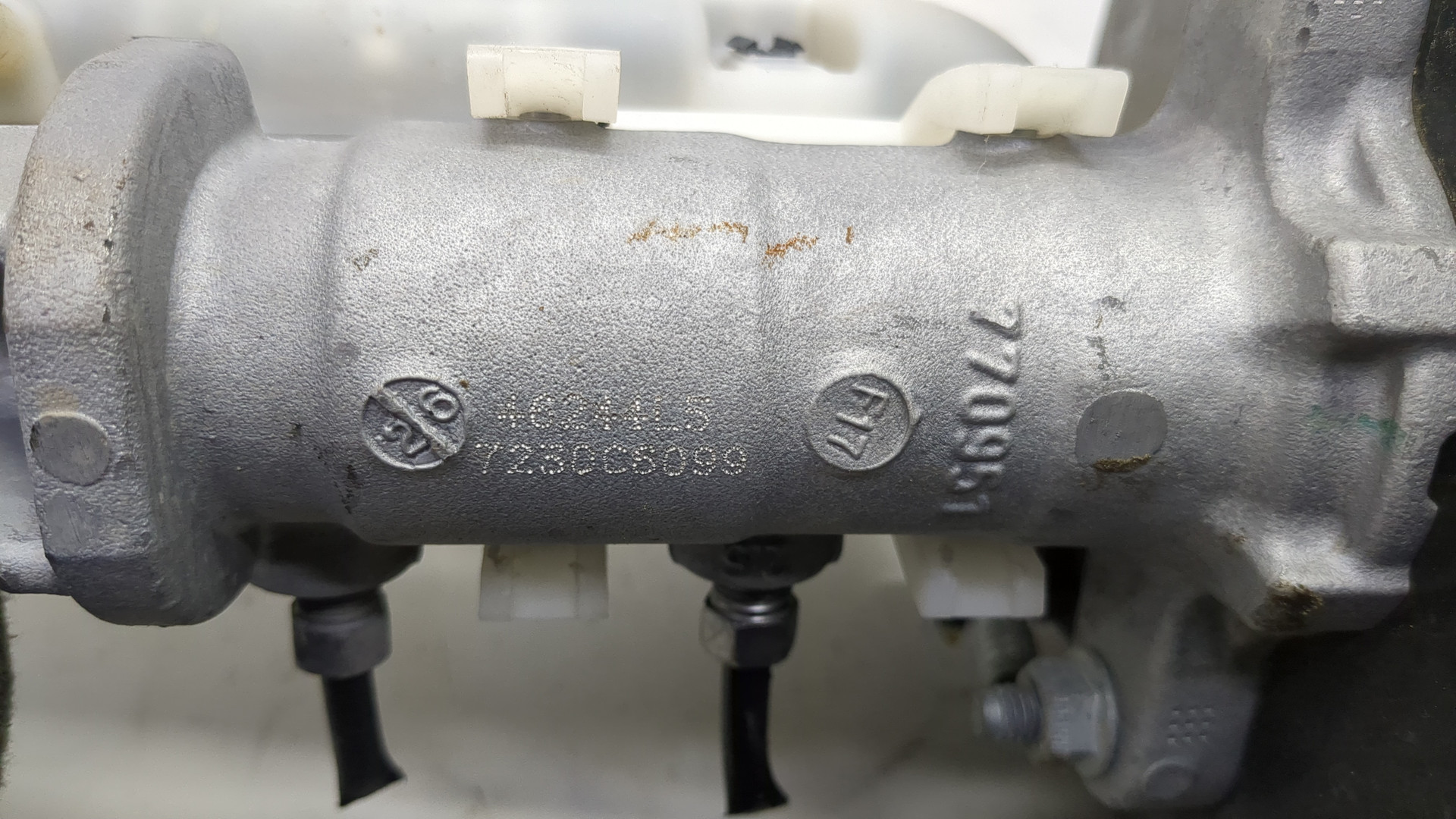 Цилиндр тормозной главный