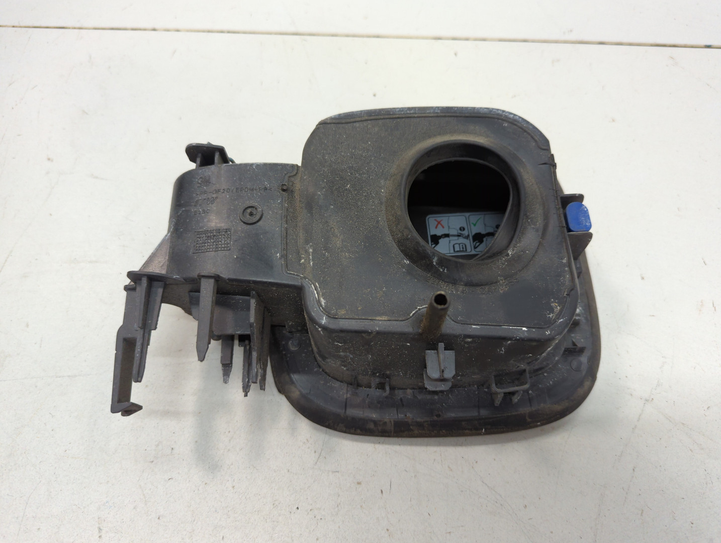 Лючок бензобака