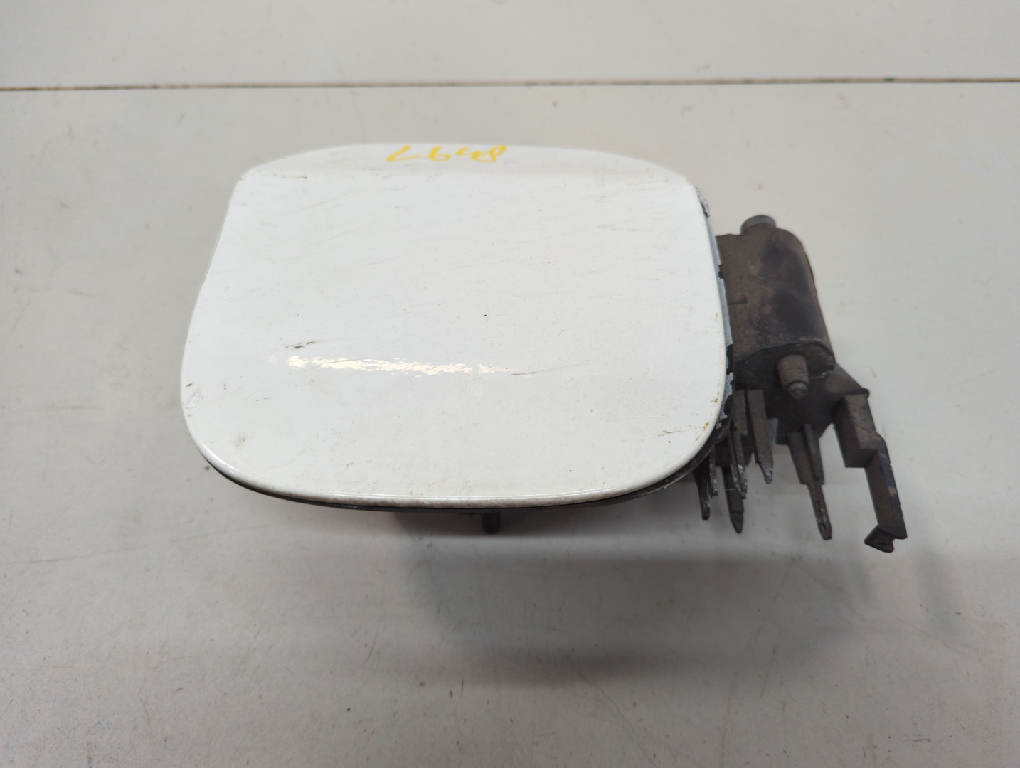 Лючок бензобака