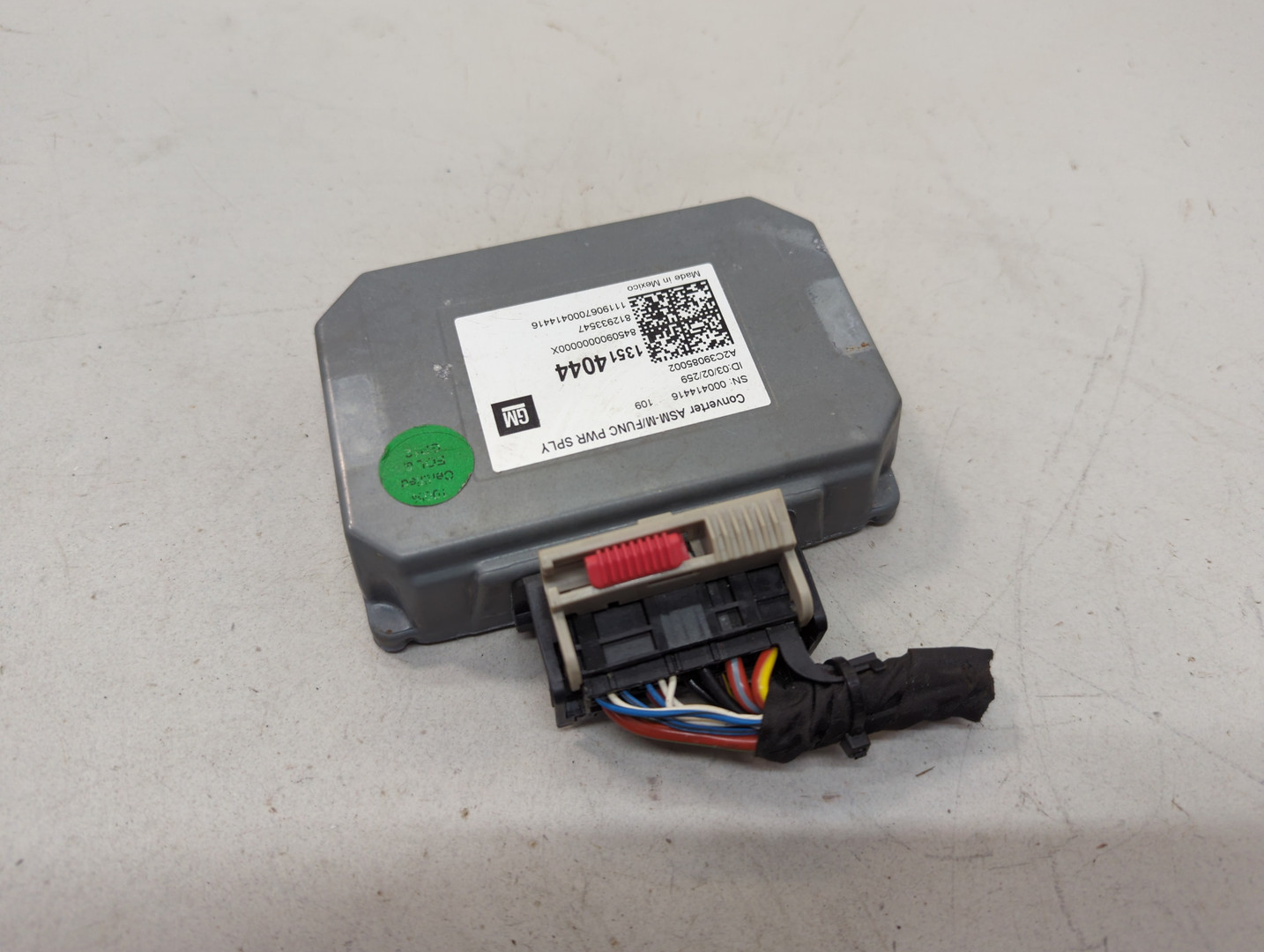 Преобразователь напряжения (адаптер)