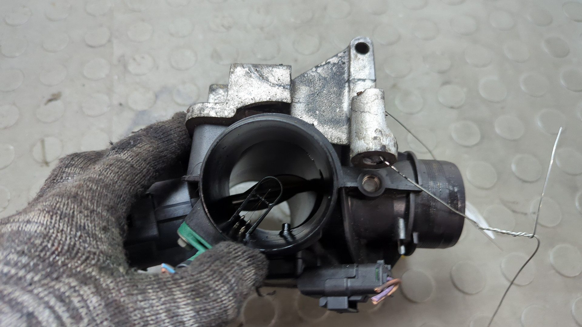 Заслонка дроссельная электрическая