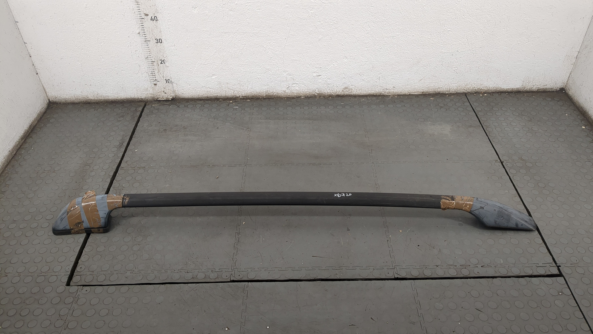 Рейлинг (релинг) правый (планка на крышу)