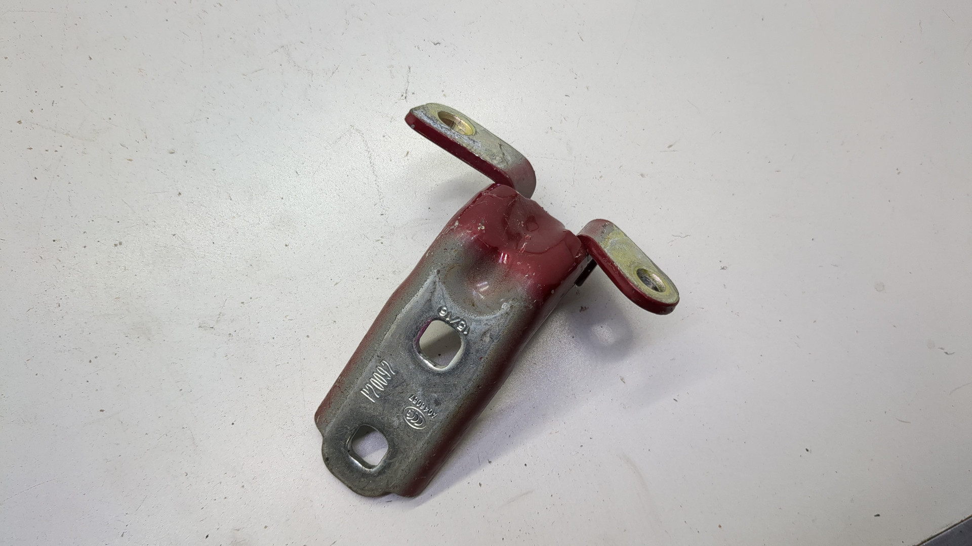 Петля двери