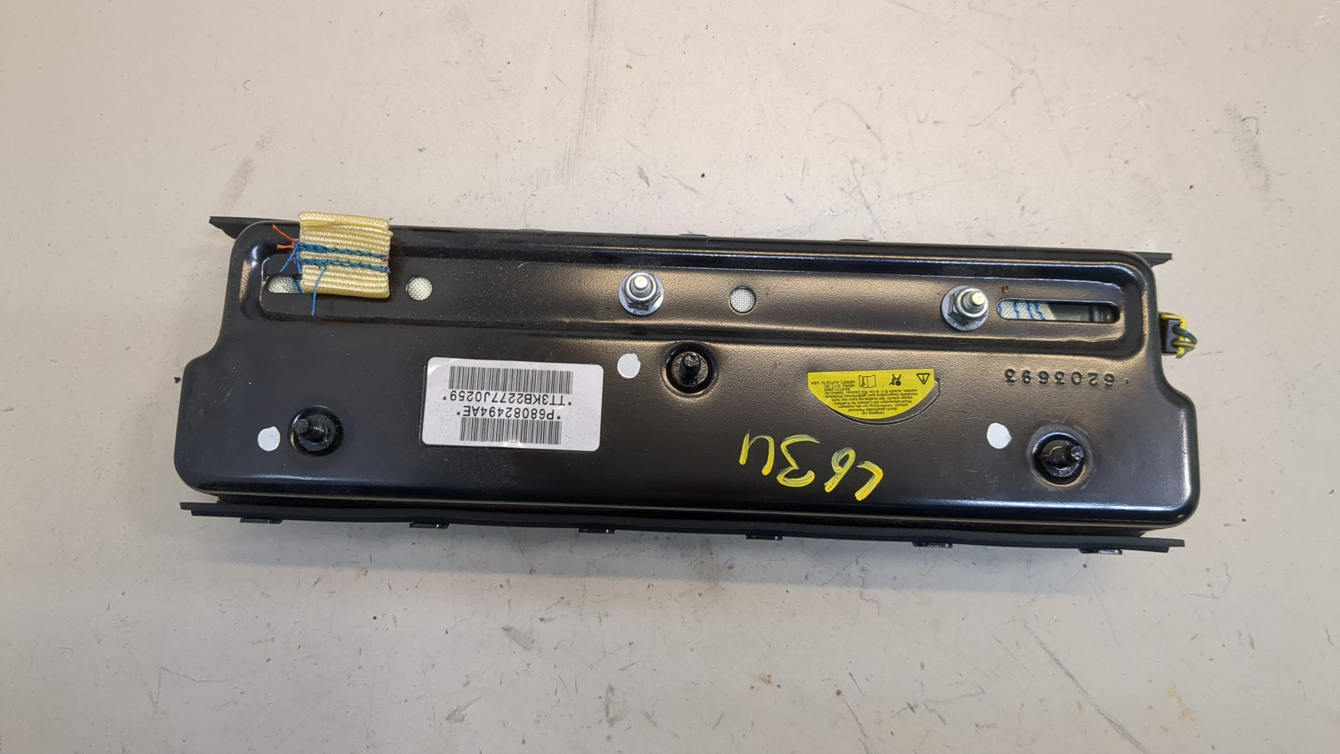 Подушка безопасности нижняя (для колен)