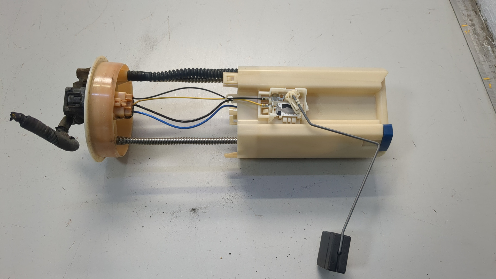 Насос топливный электрический