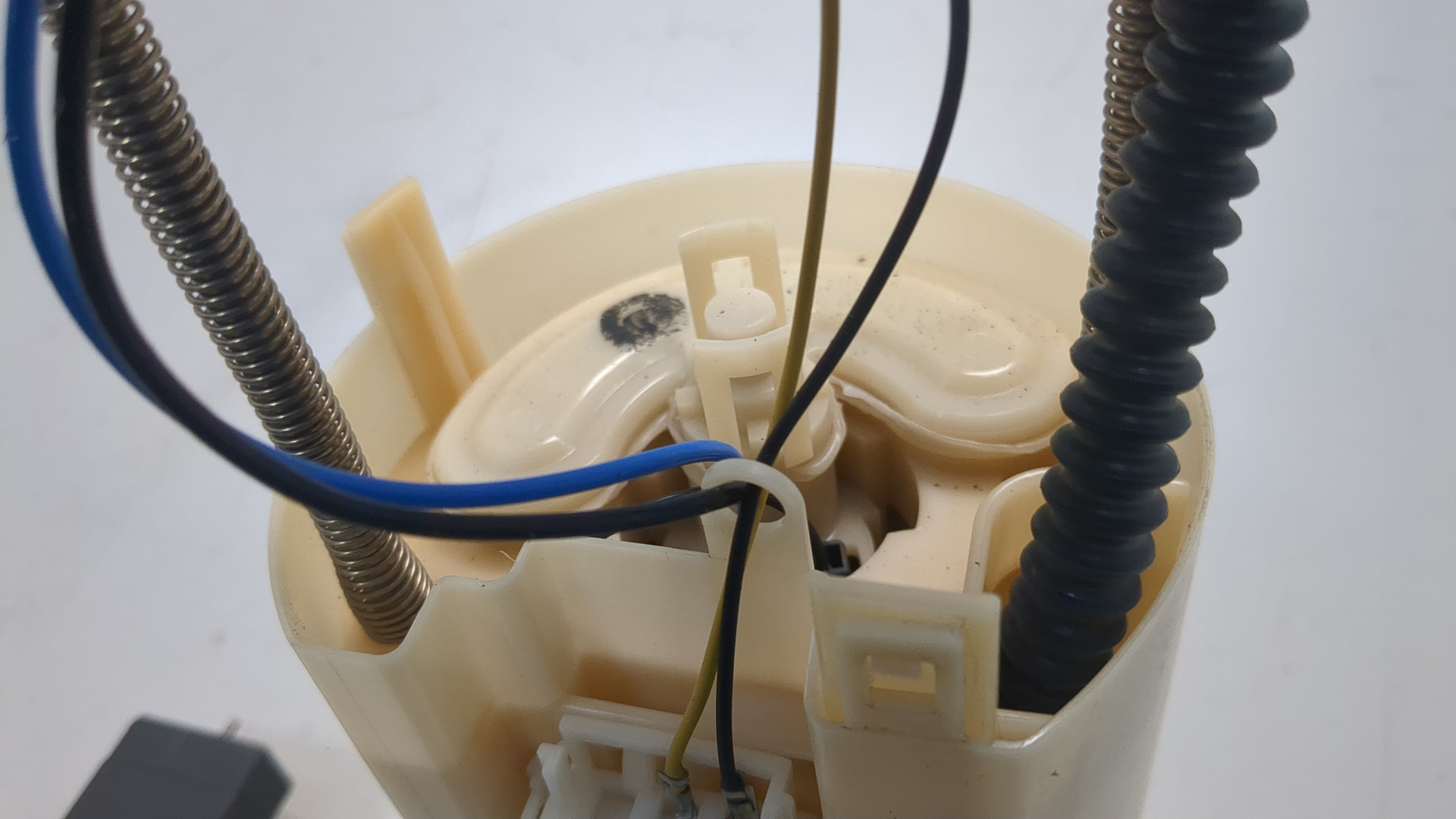 Насос топливный электрический