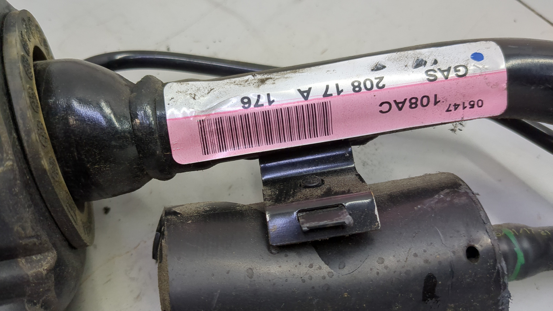 Горловина топливного бака