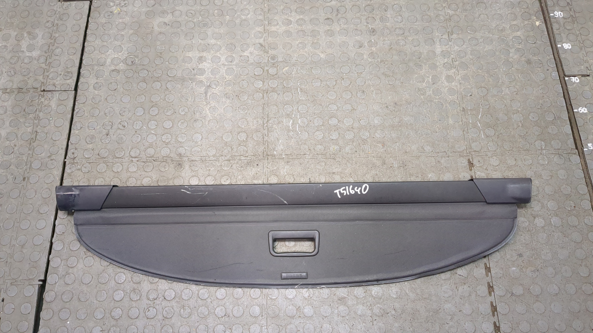 Шторка багажника