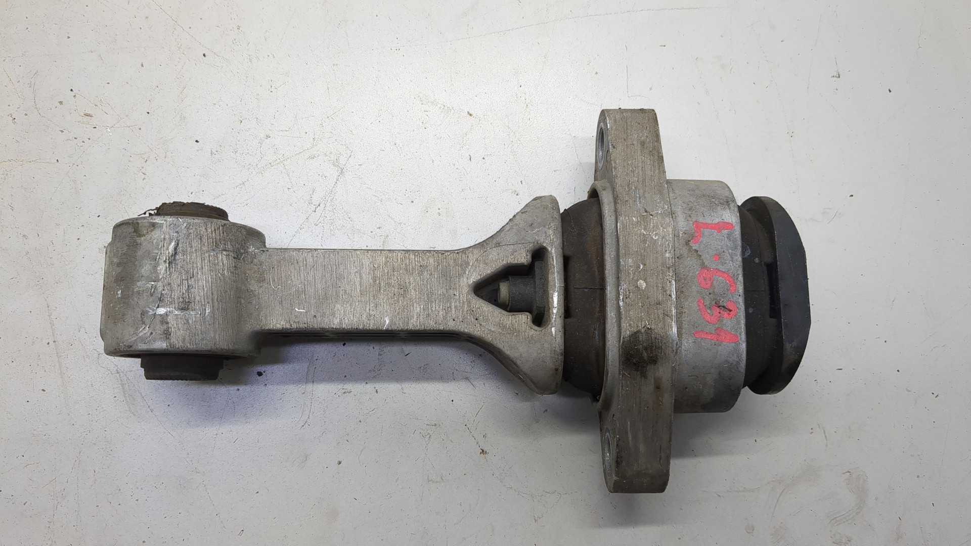 Опора двигателя