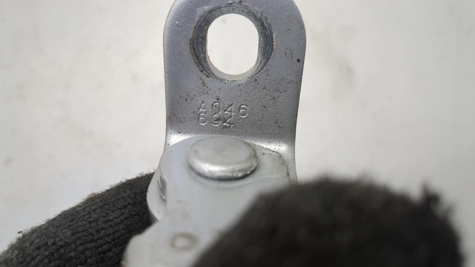 Петля двери