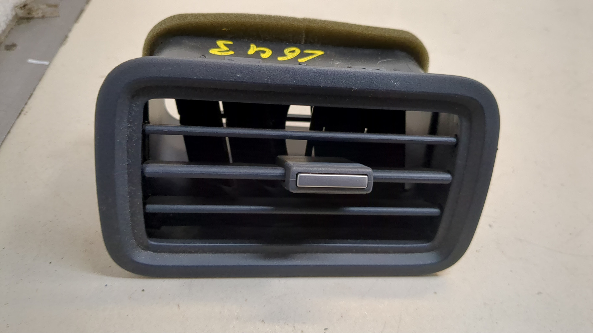 Дефлектор воздушный