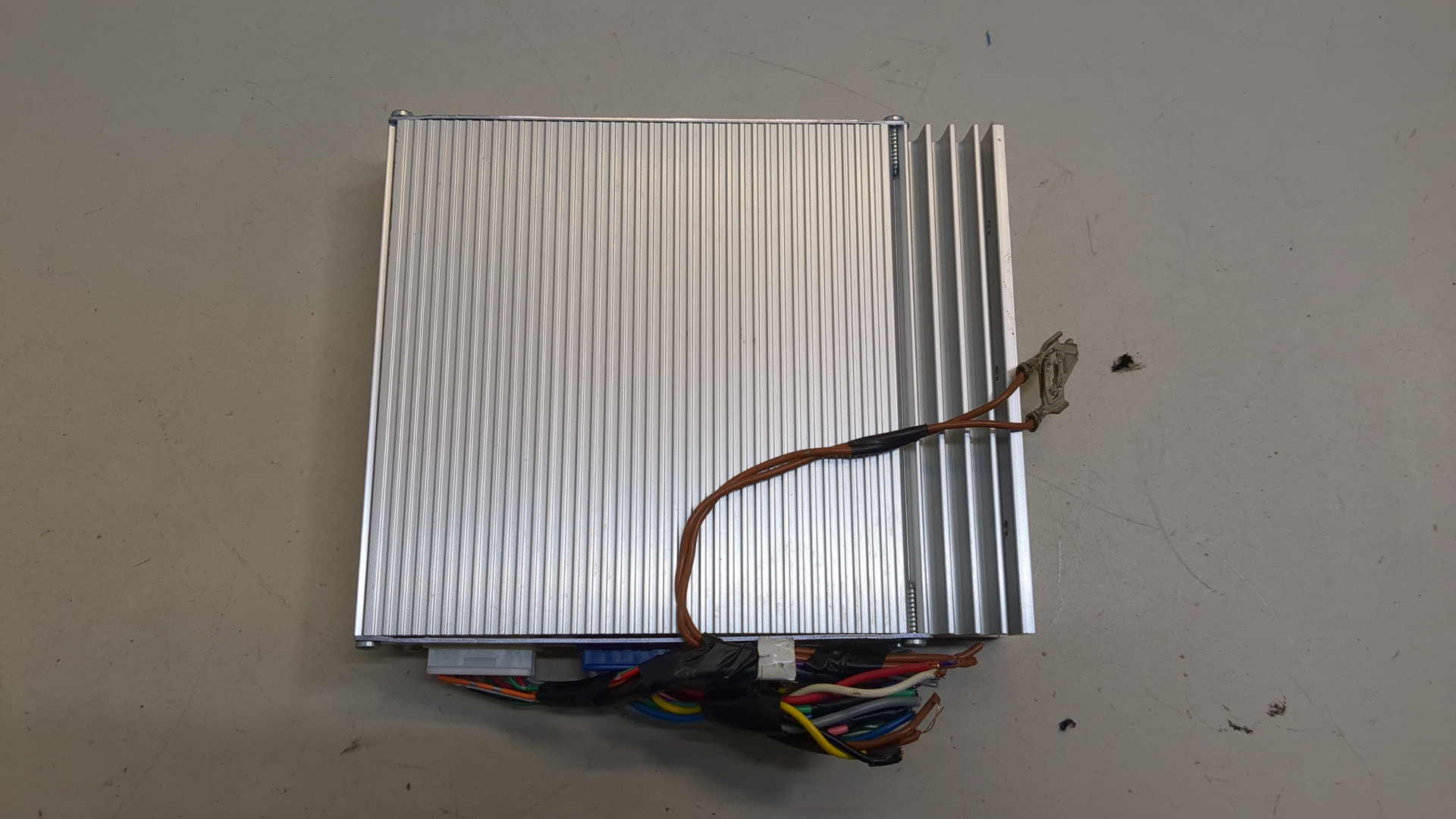 Усилитель акустической системы