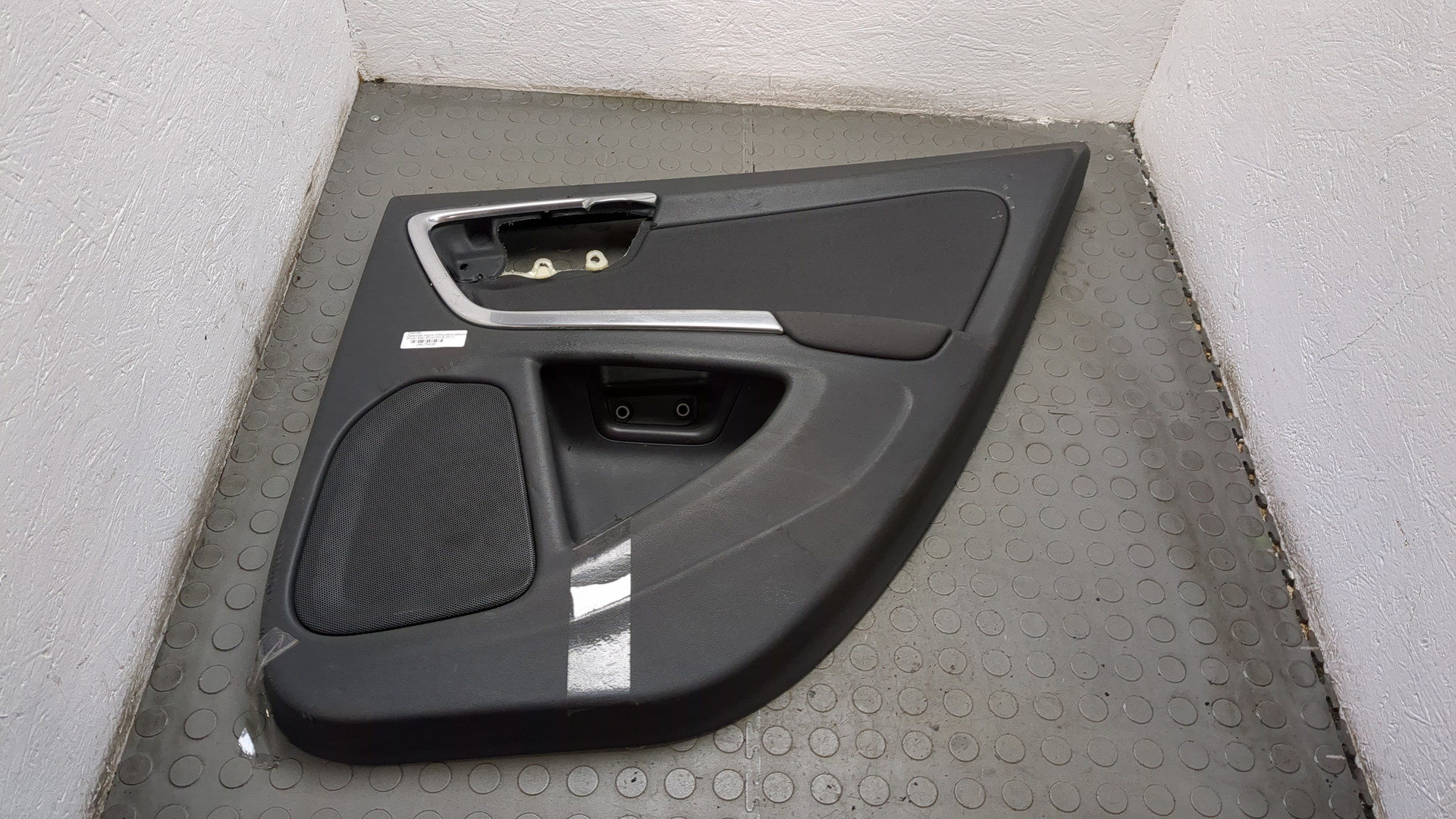 Обшивка двери задней правой